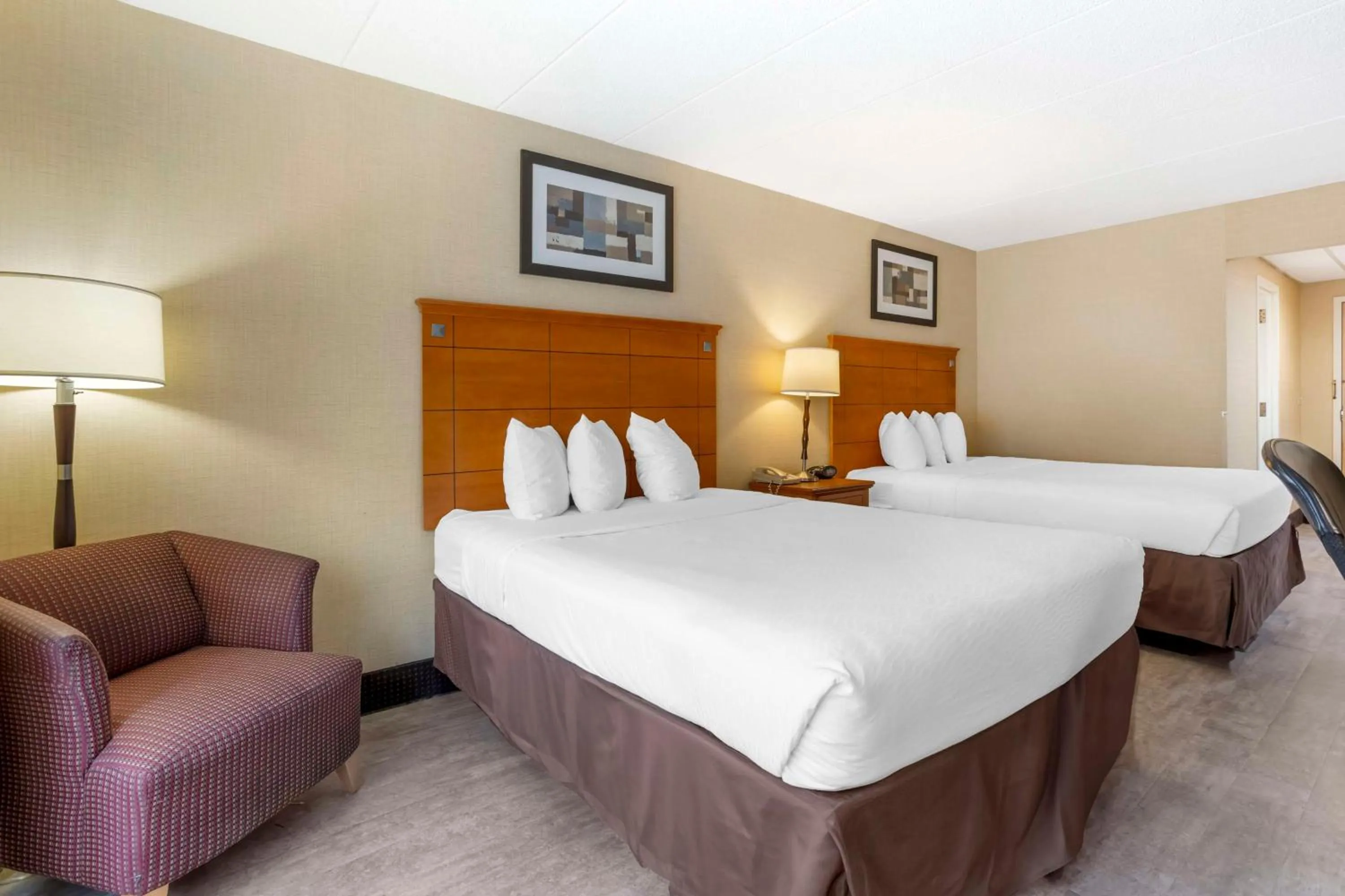 Bedroom in Best Western Danbury/Bethel