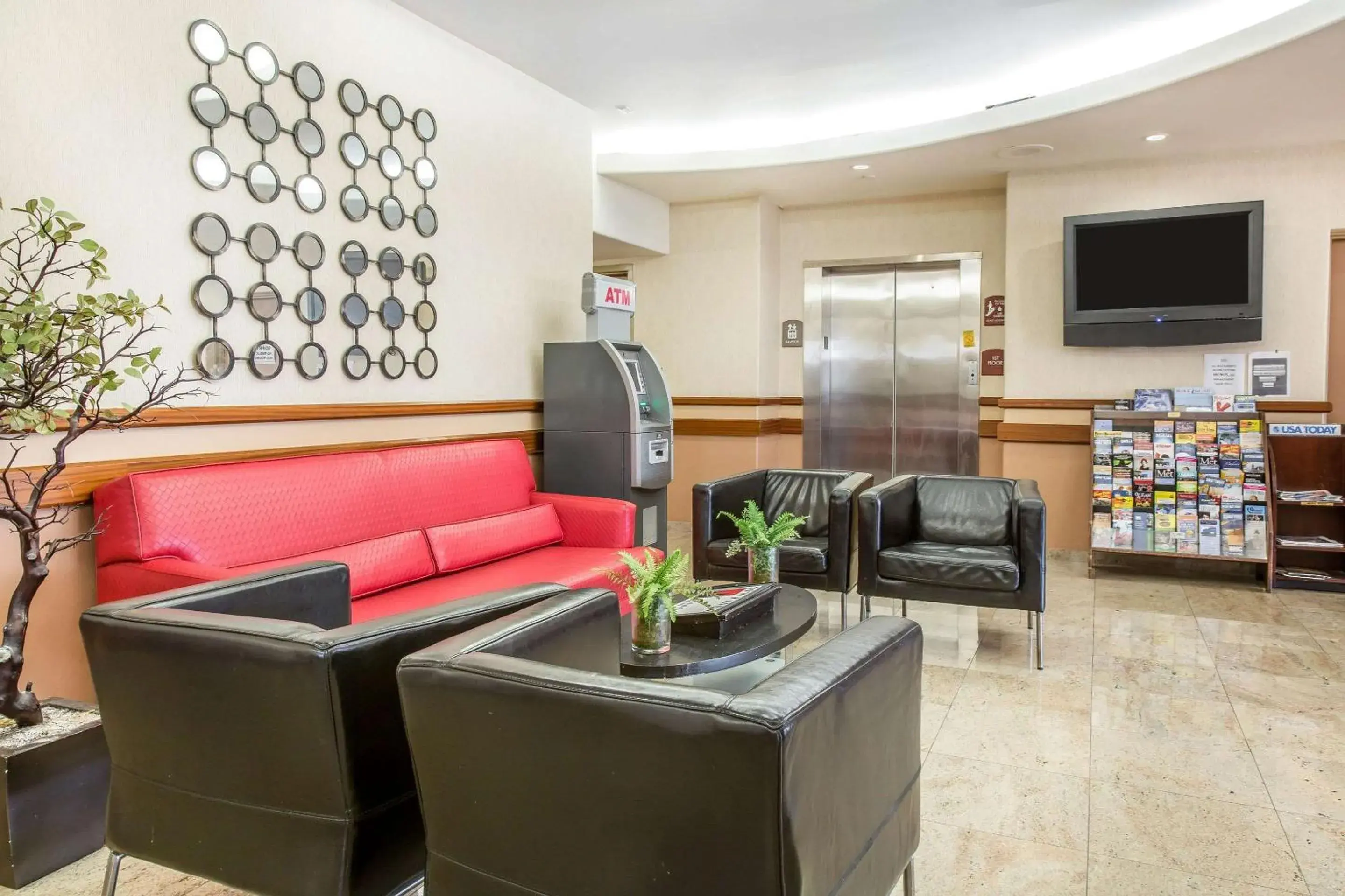 Lobby or reception, Seating Area in Econo Lodge West Haven