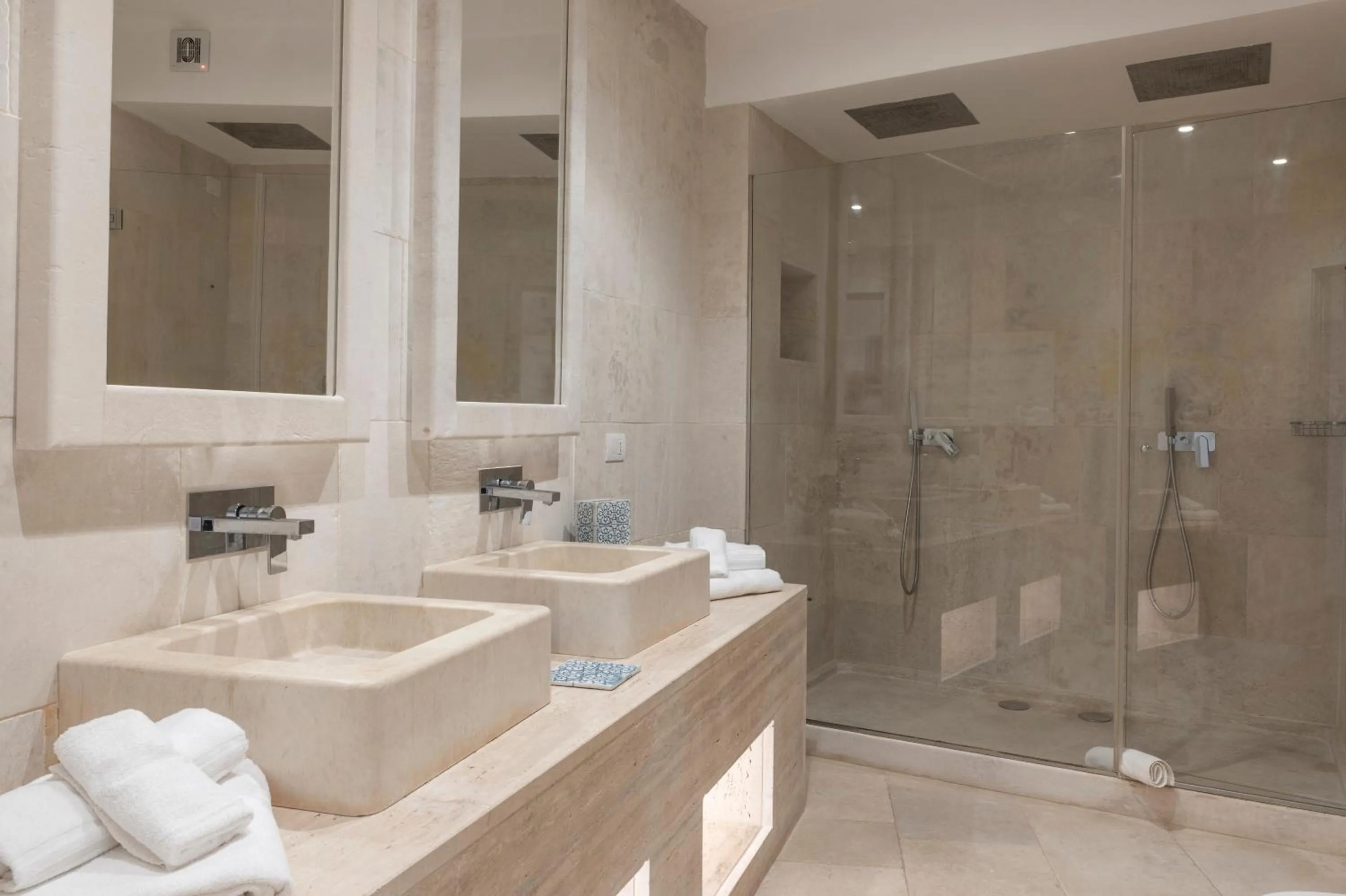 HOTEL BARONE DI MARE