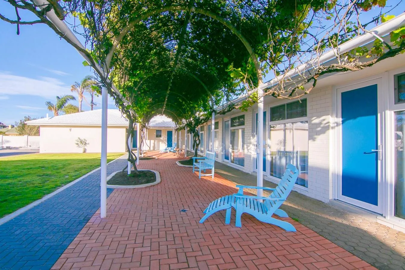 Garden in Best Western Adelaide Airport