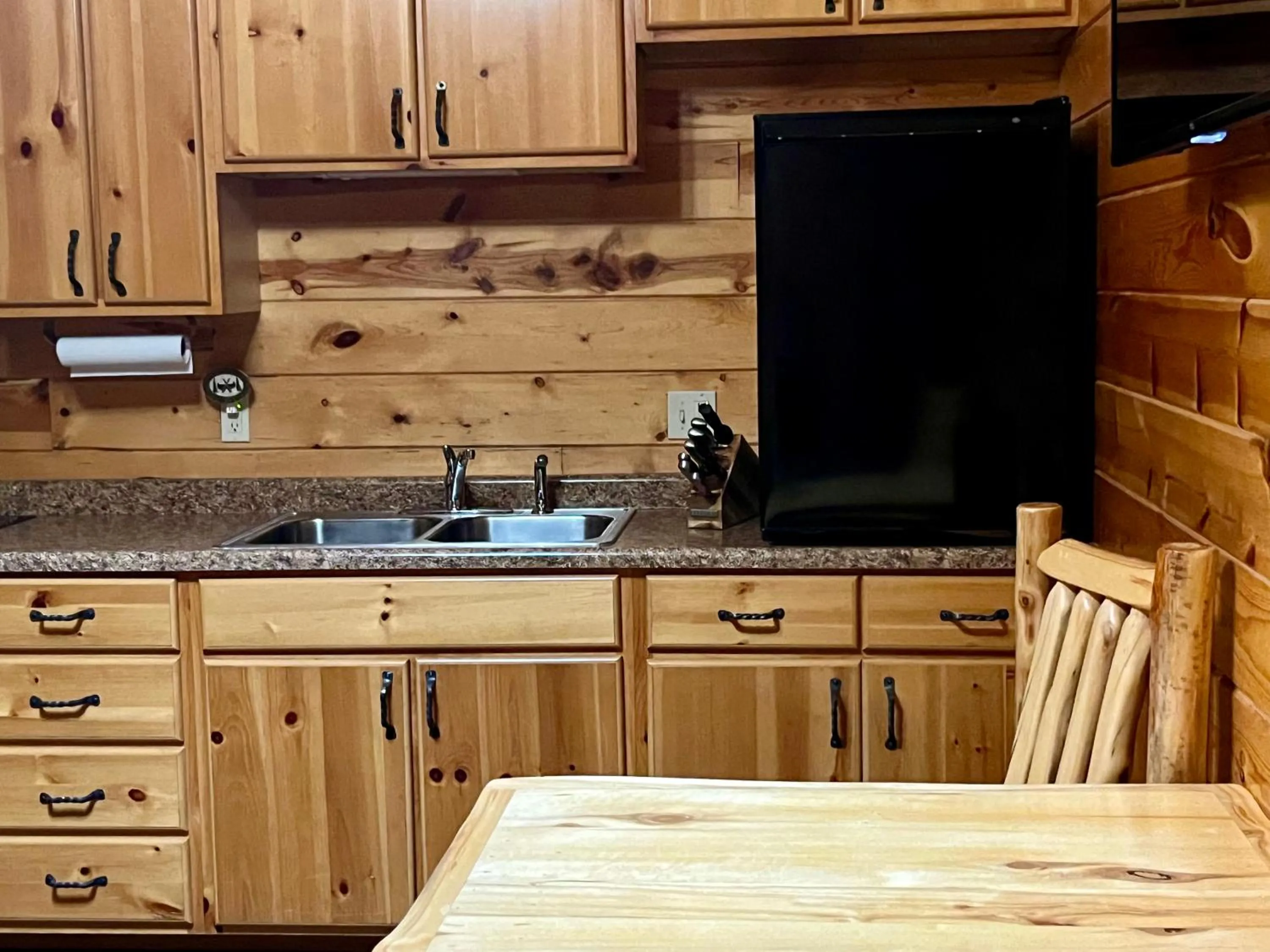 Kitchen or kitchenette in Badlands Frontier Cabins