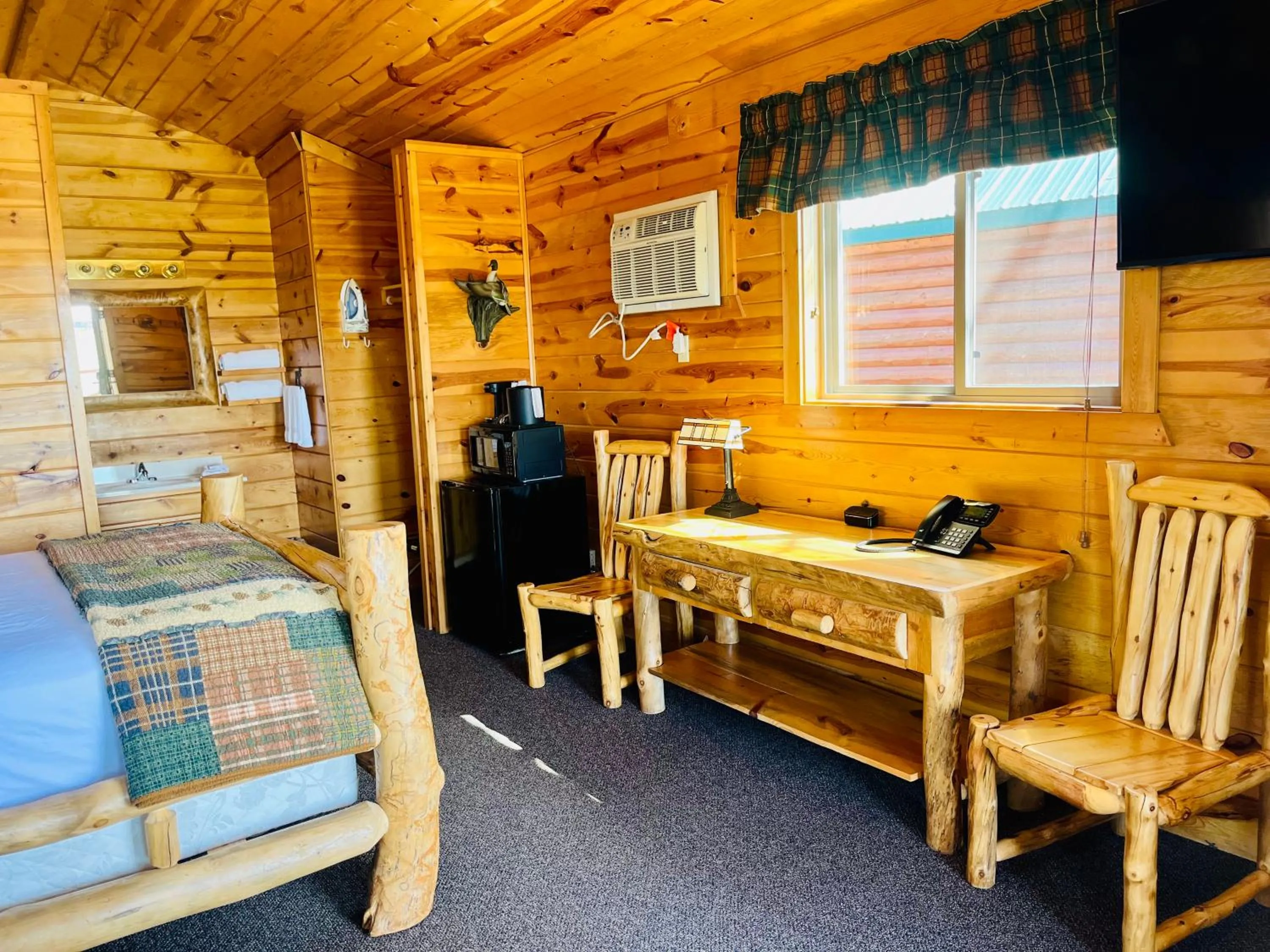 Photo of the whole room in Badlands Frontier Cabins