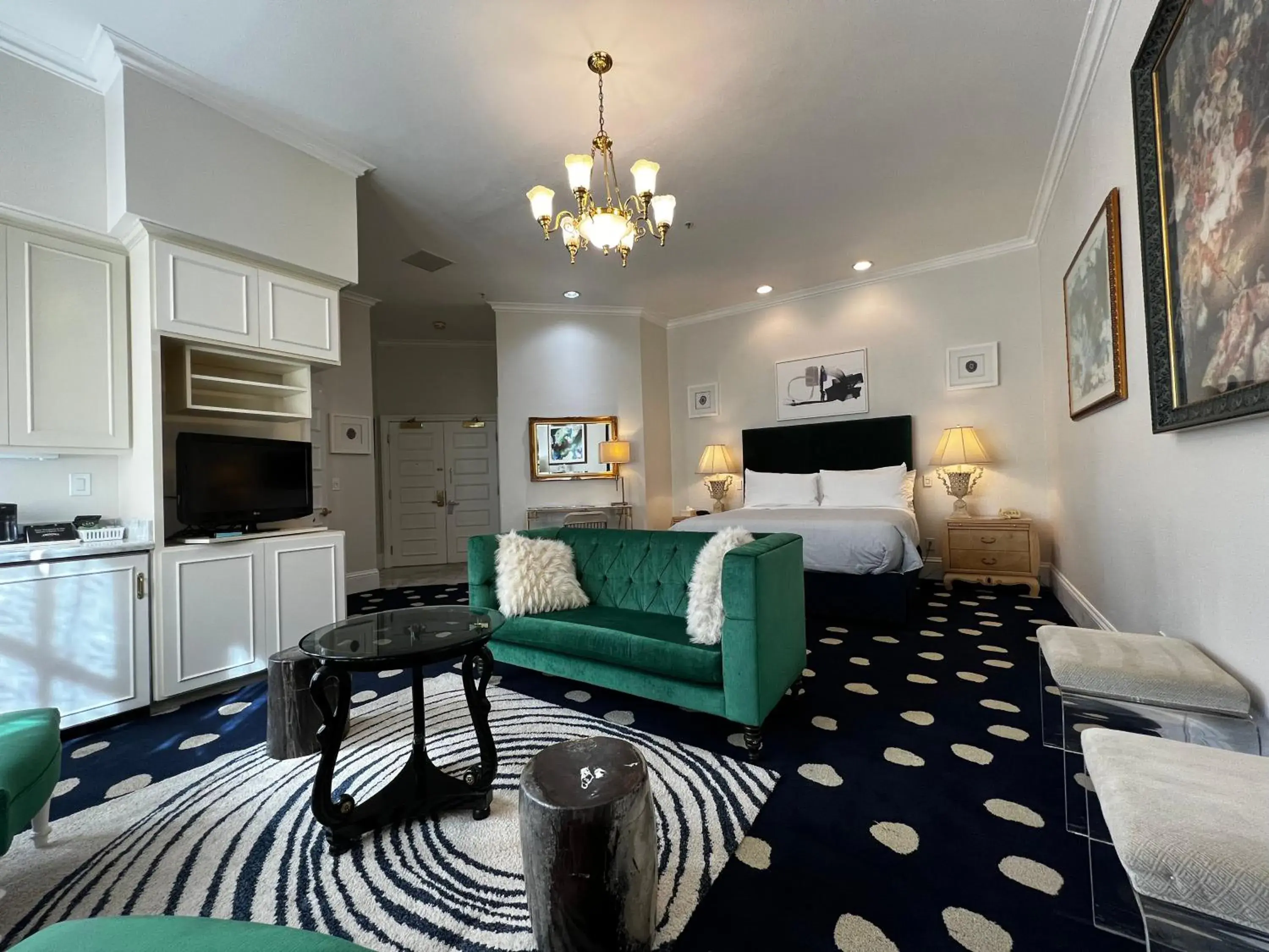 Living room in Sterling Hotel Living room in Sterling Hotel