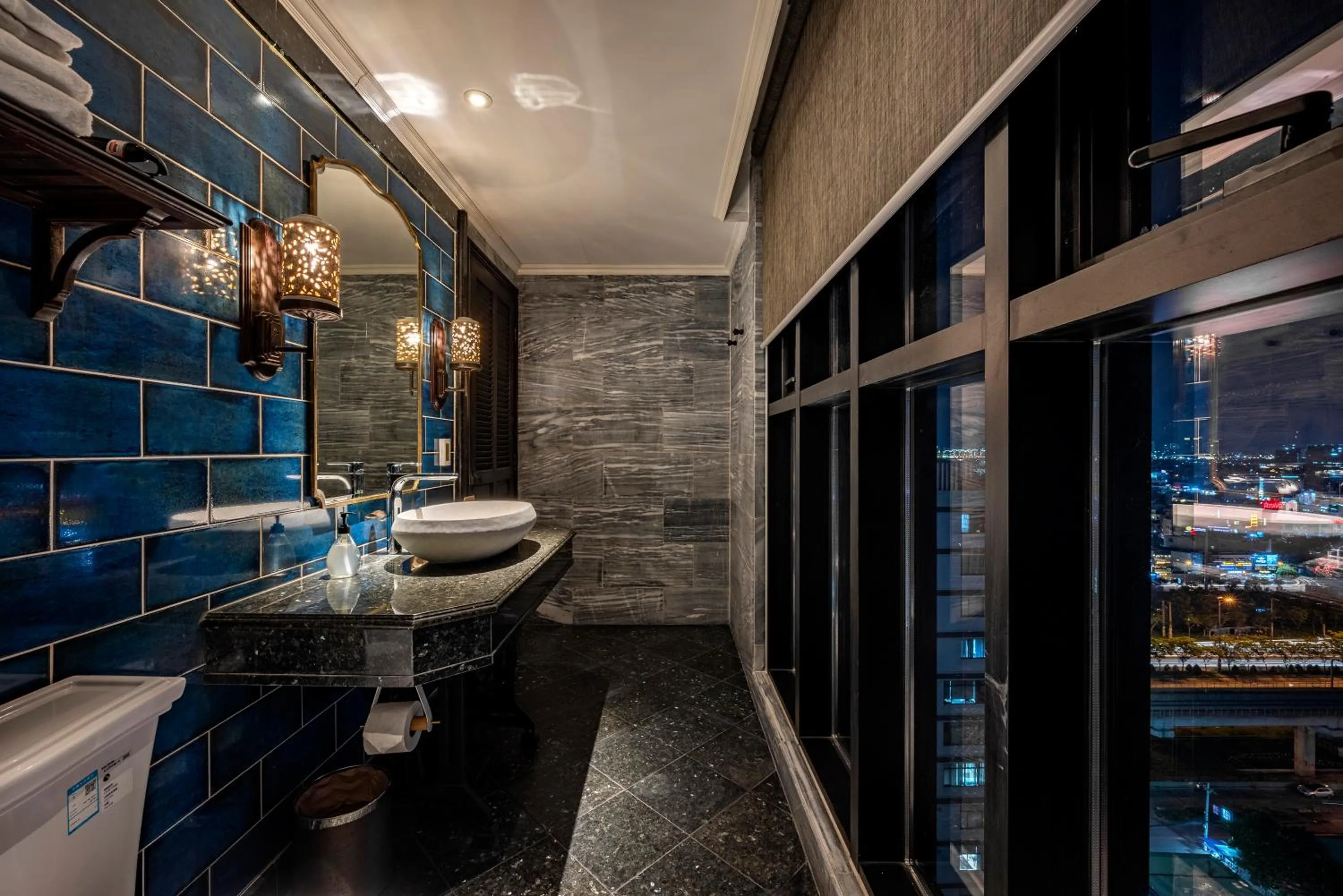 Toilet in Amanaki Thao Dien