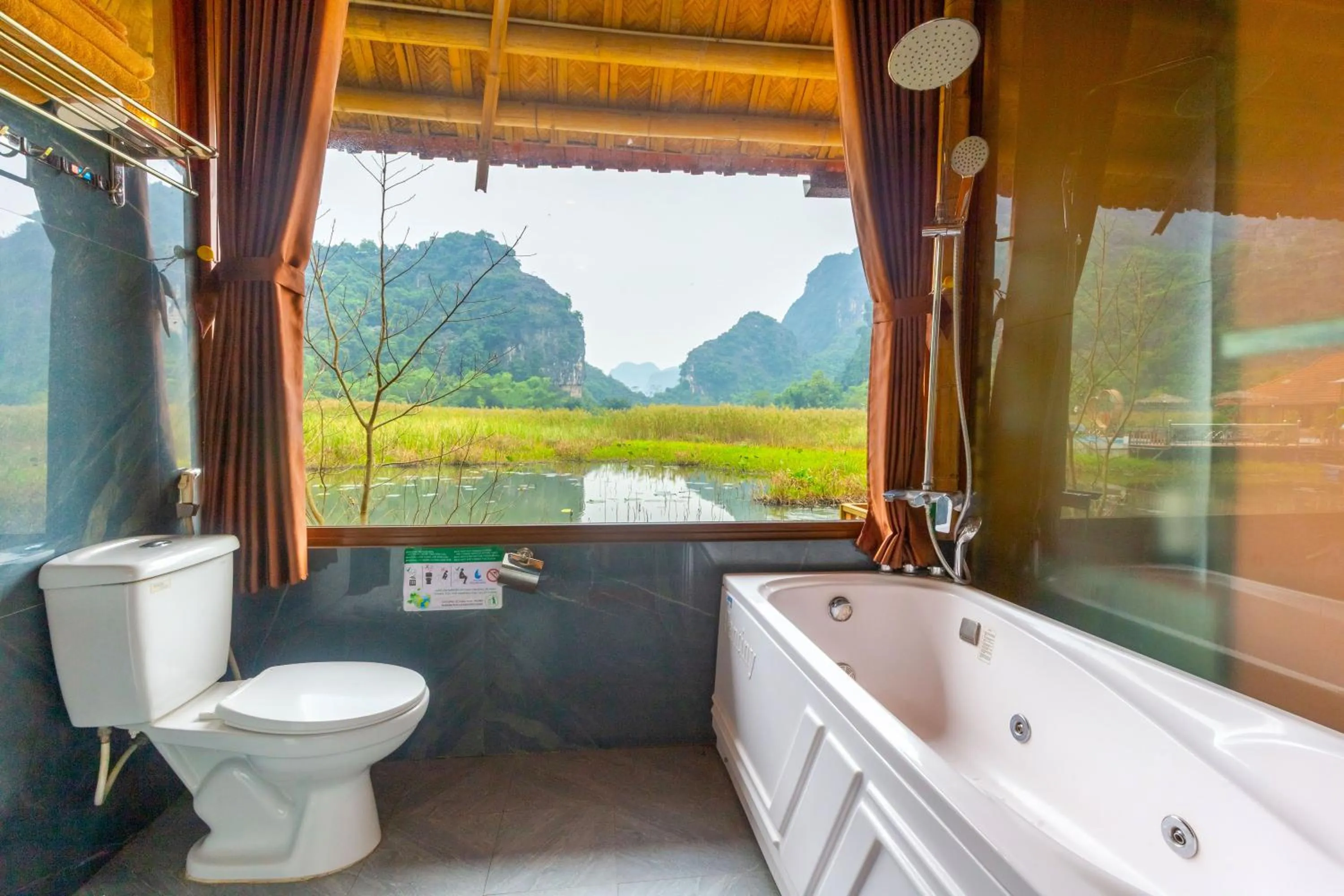 Toilet in Lotus Field Homestay