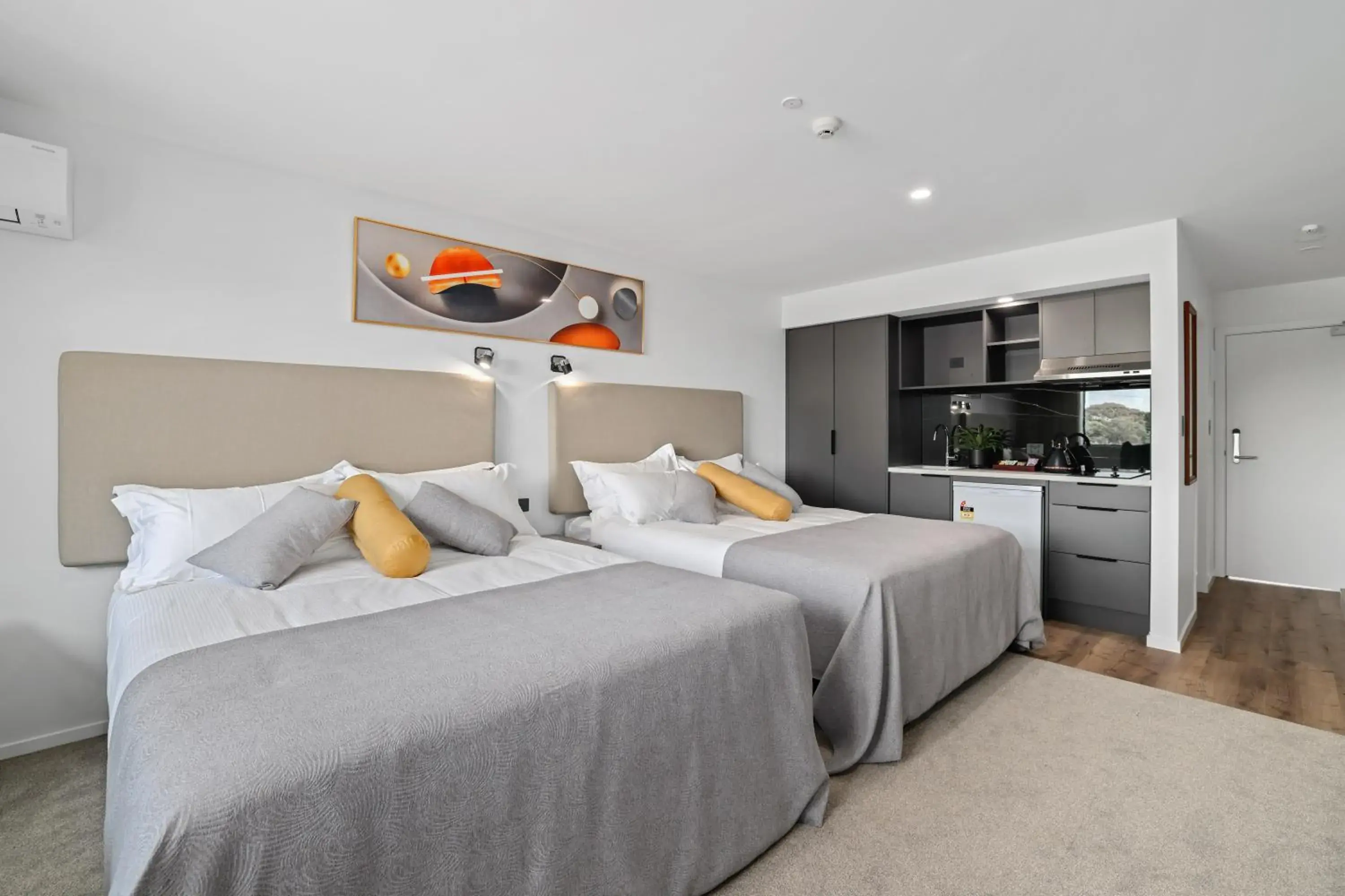 Deluxe Queen Room with Two Queen Beds in Golden Hotel Deluxe Queen Room with Two Queen Beds in Golden Hotel