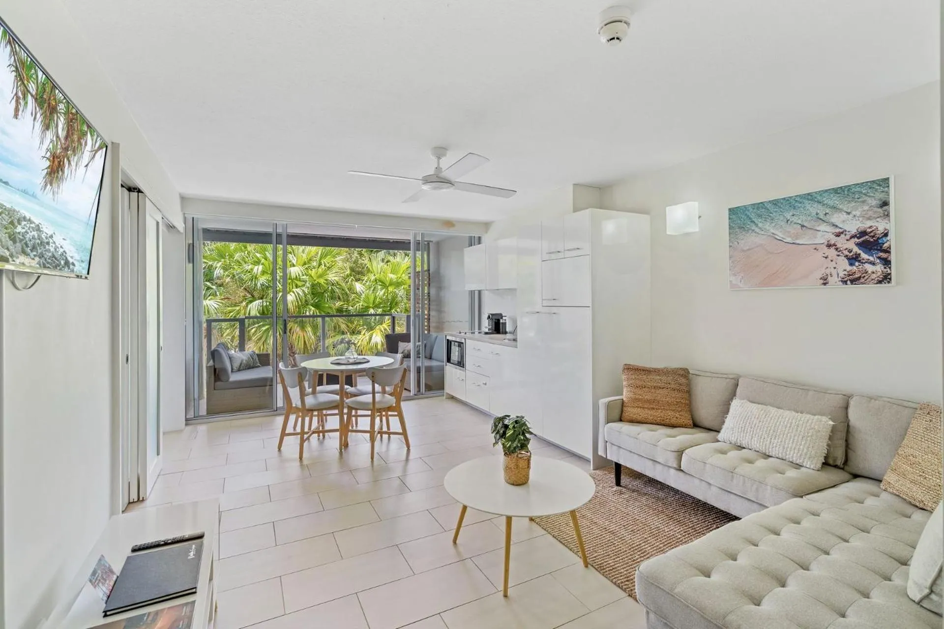 Belle Escapes Beachview Suite 1304 Drift Beachfront Resort