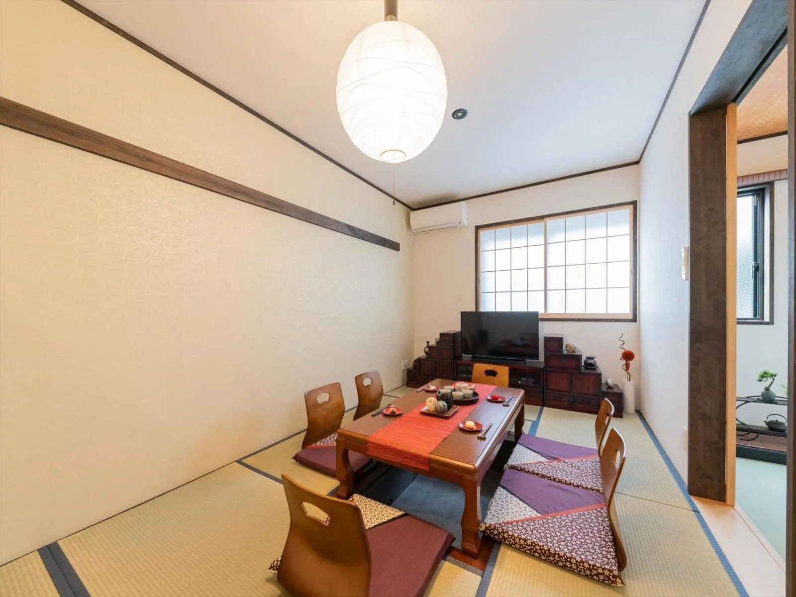 Living room, Bed in YADOYA Ryusenjicho