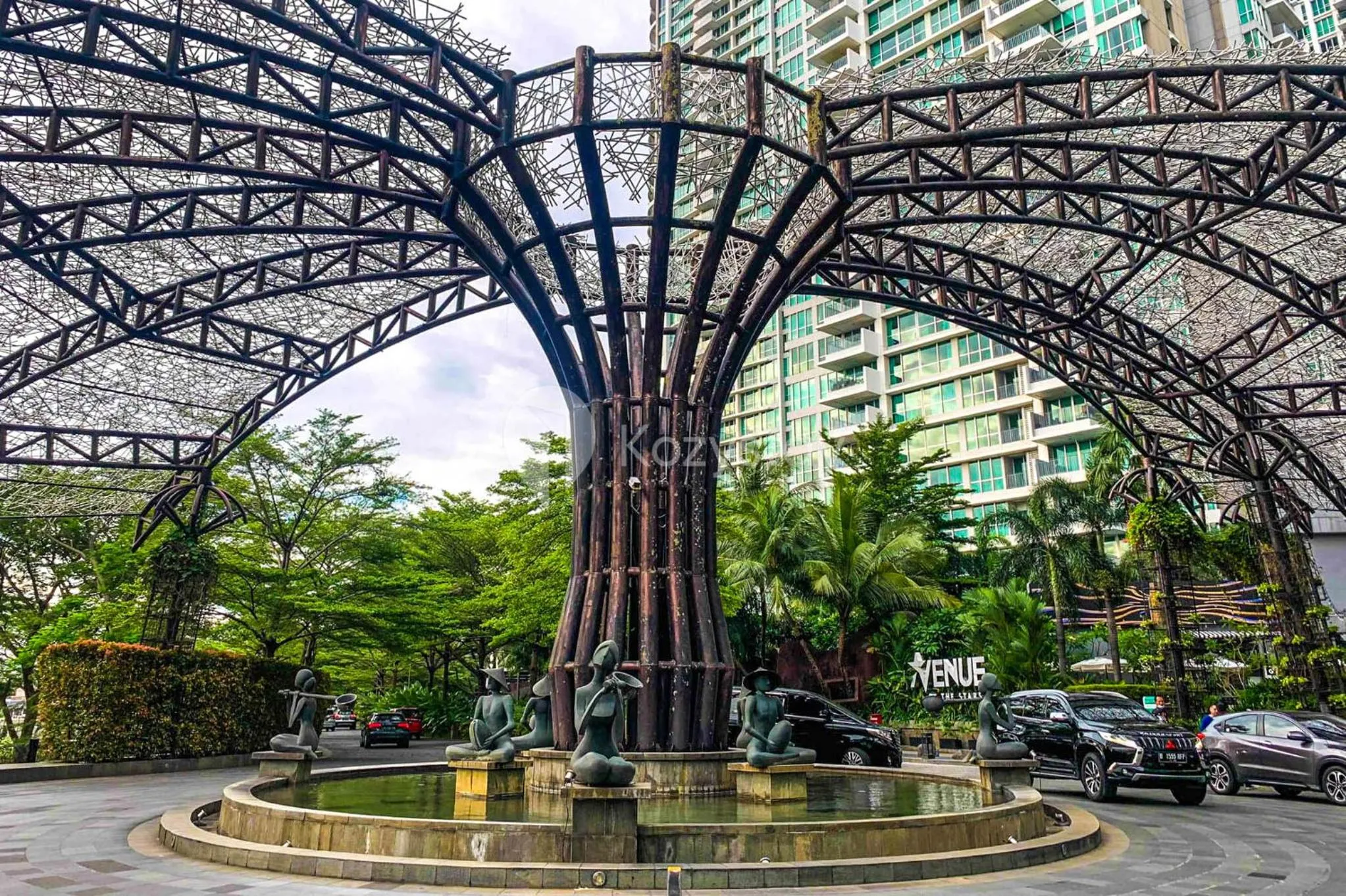Restaurant/places to eat in Soleil by Kozystay - Kemang