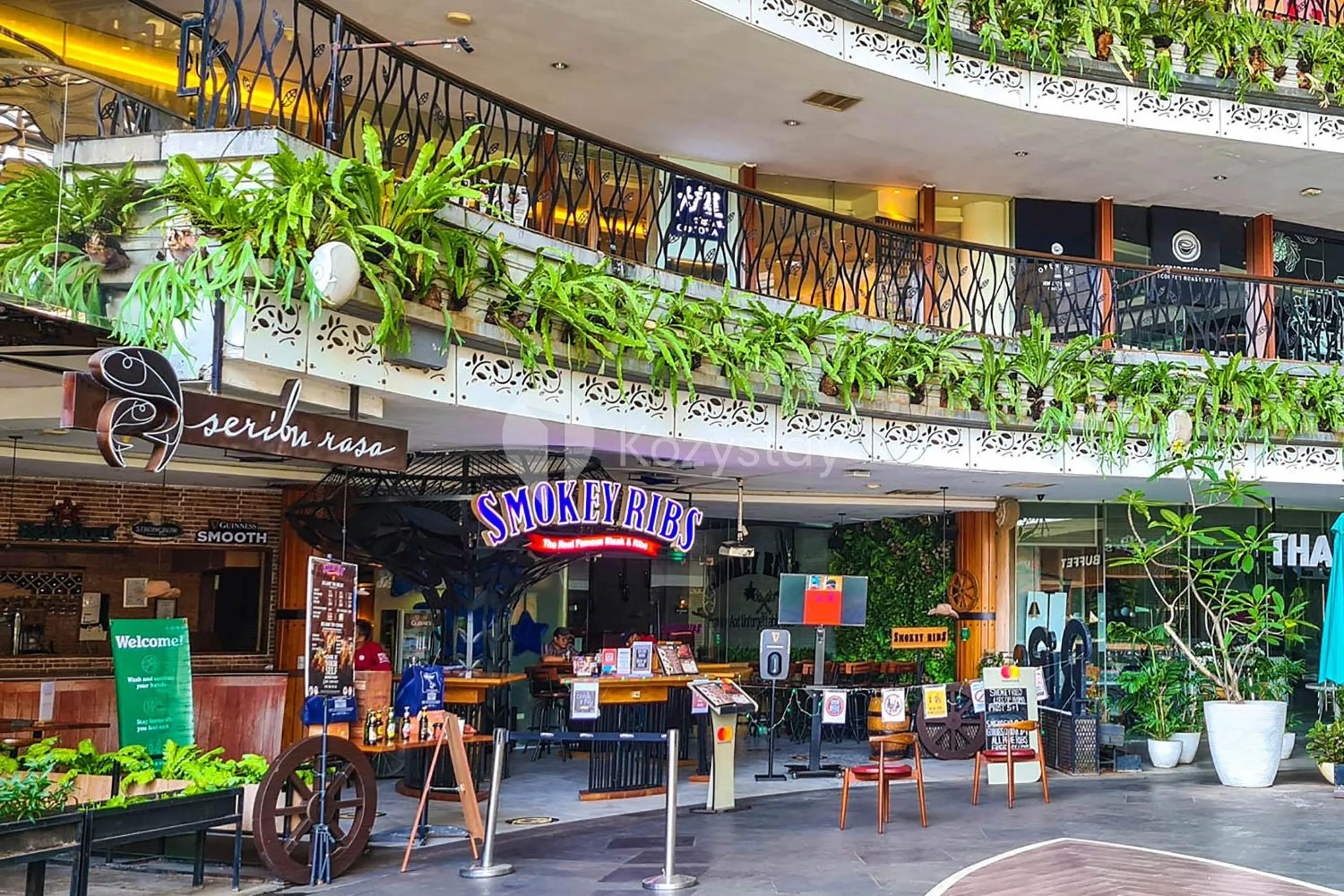 Restaurant/places to eat in Soleil by Kozystay - Kemang