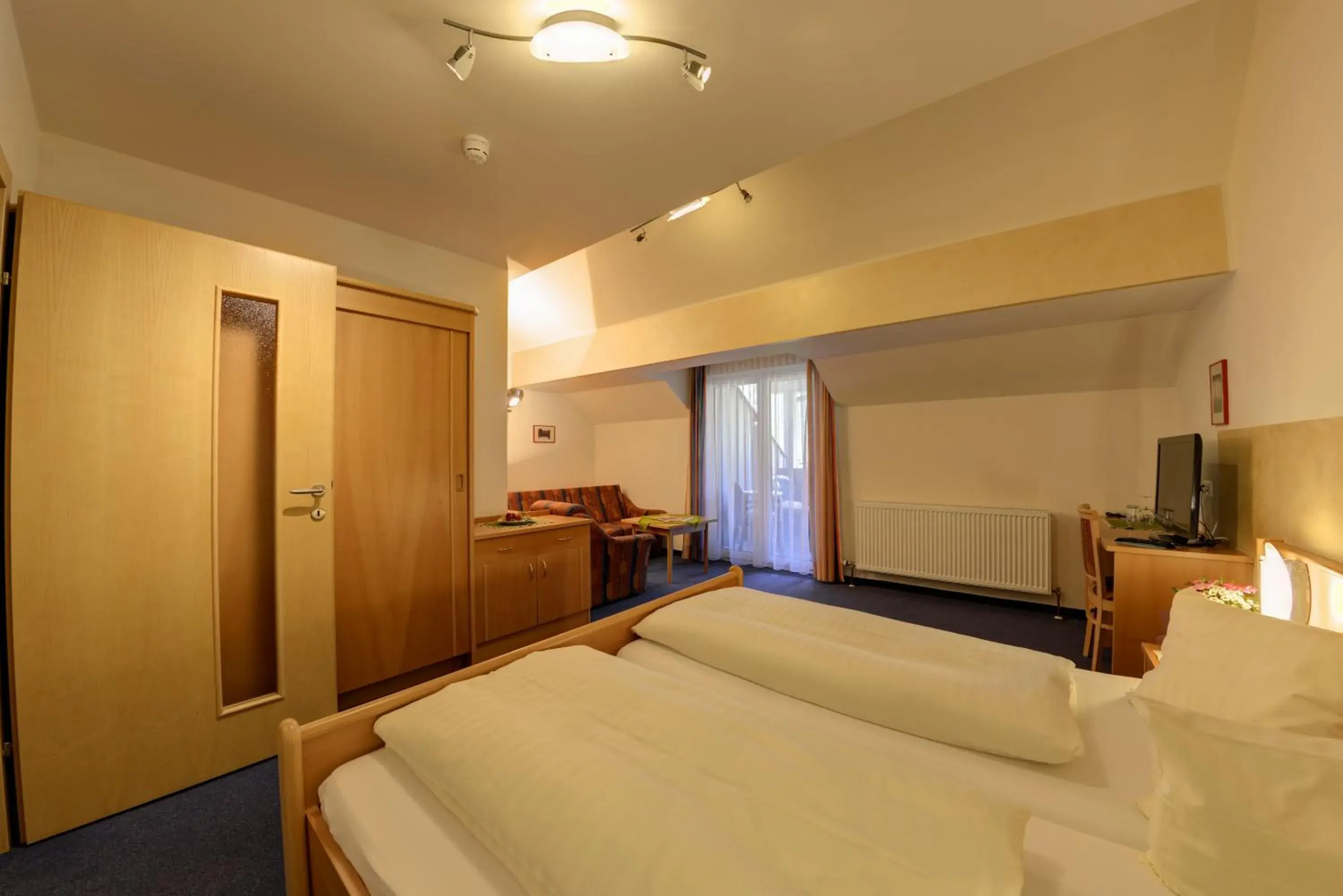 Superior Double Room in Hotel Flattacher Hof Superior Double Room in Hotel Flattacher Hof