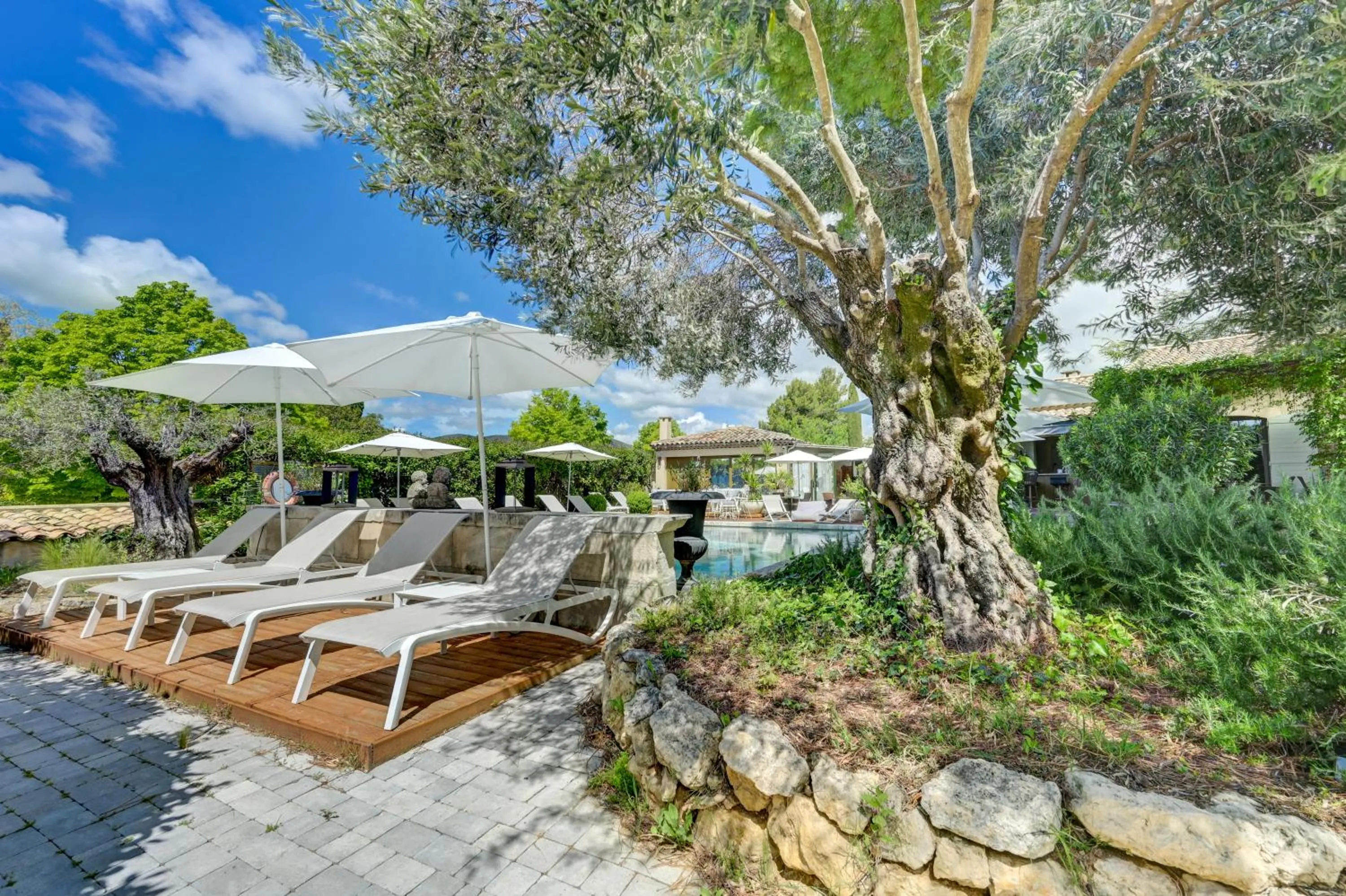 Swimming pool in Hotel Bastide & SPA - Villa de Lourmarin