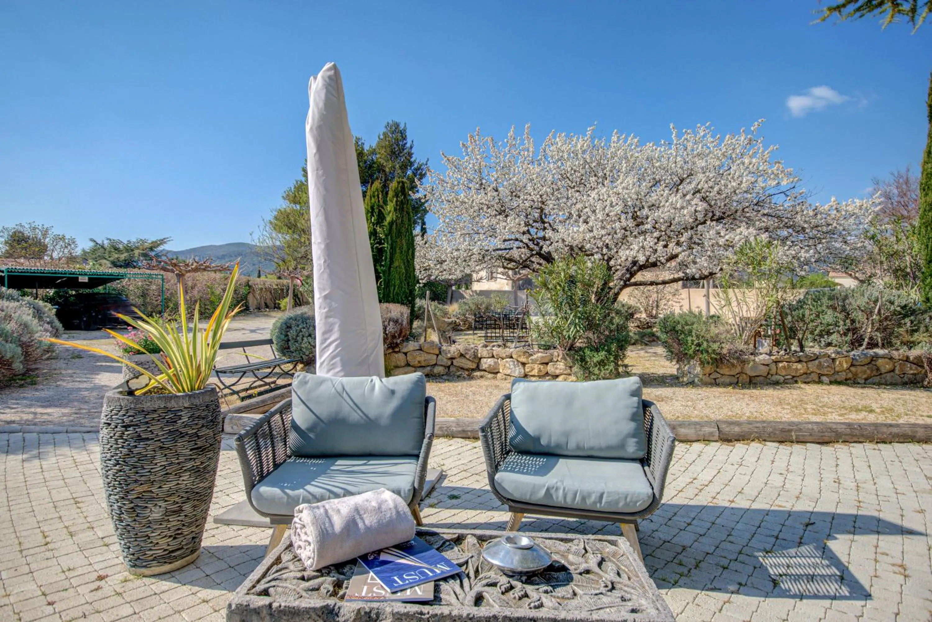 Garden in Hotel Bastide & SPA - Villa de Lourmarin