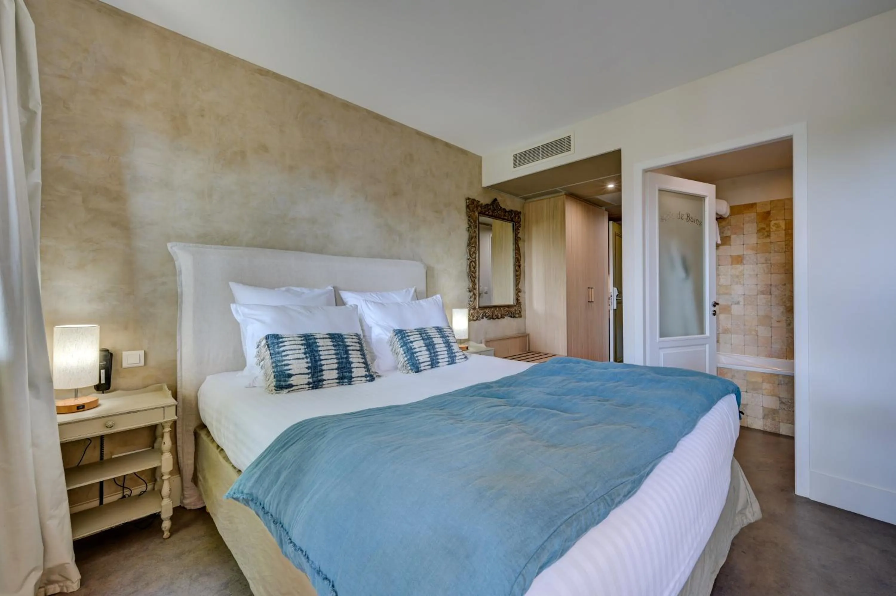 Bed in Hotel Bastide & SPA - Villa de Lourmarin
