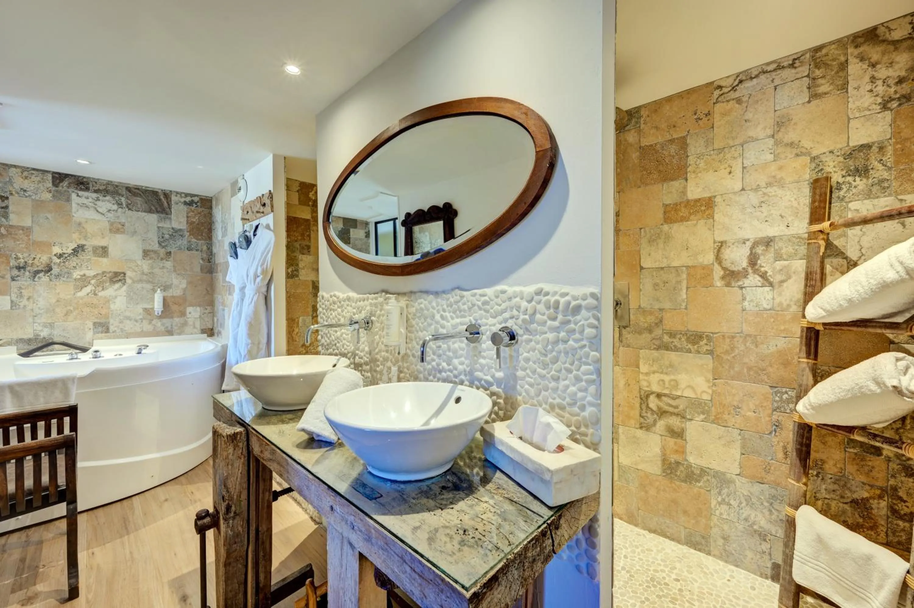 Bathroom in Hotel Bastide & SPA - Villa de Lourmarin