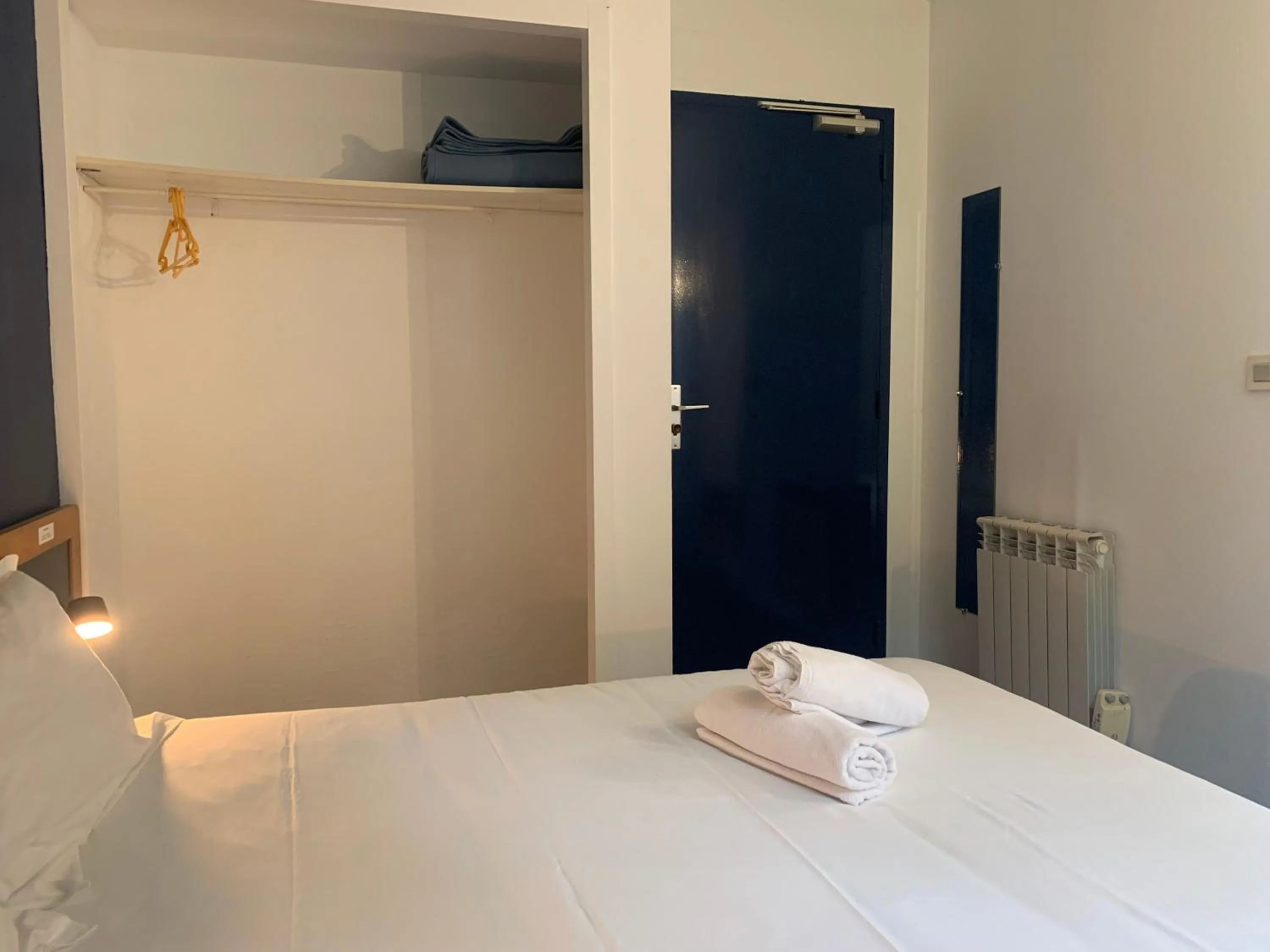 Bed in Hôtel Montilleul - Villa Primrose