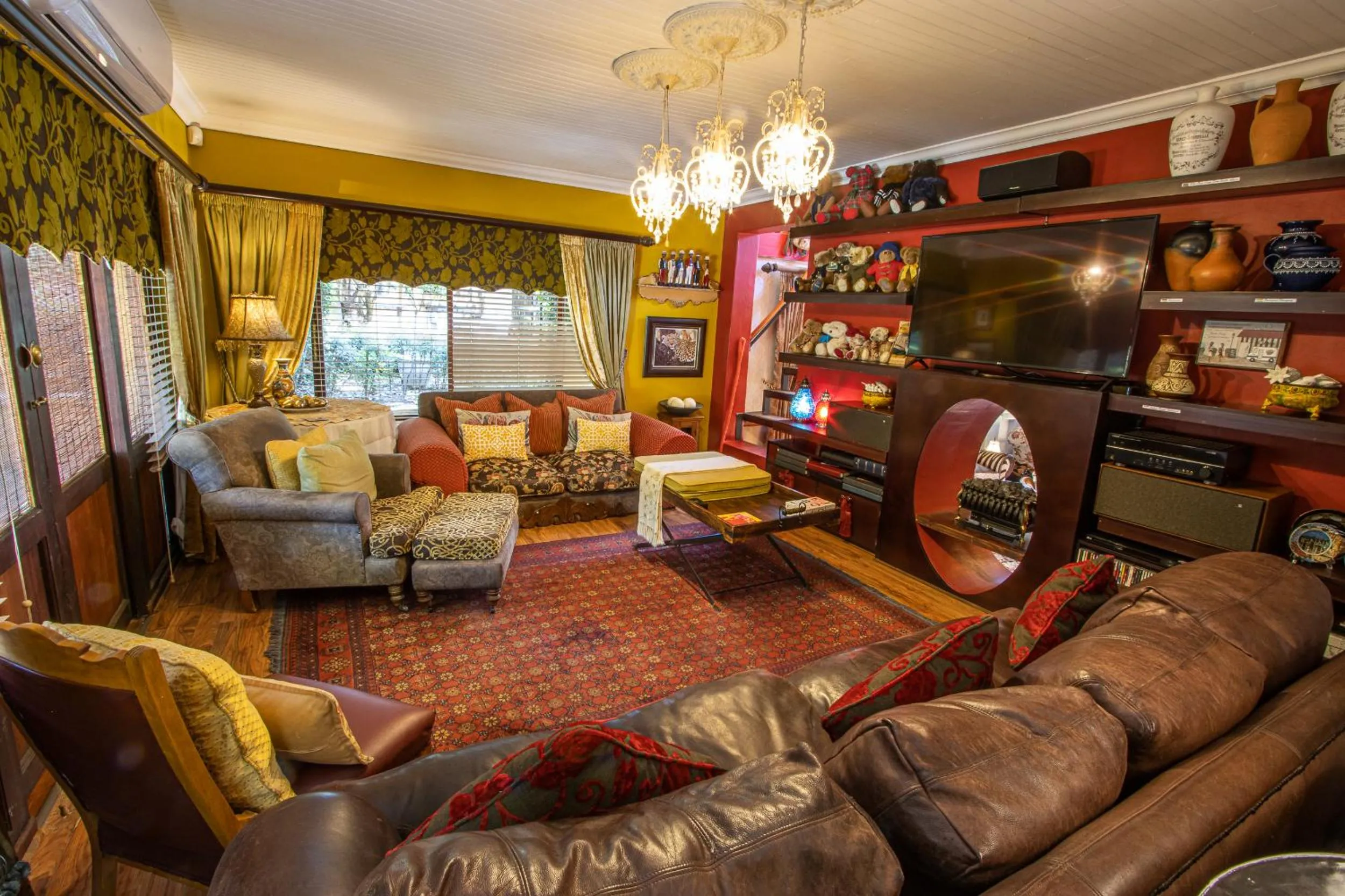 Communal lounge/ TV room in The Tuscan Garden