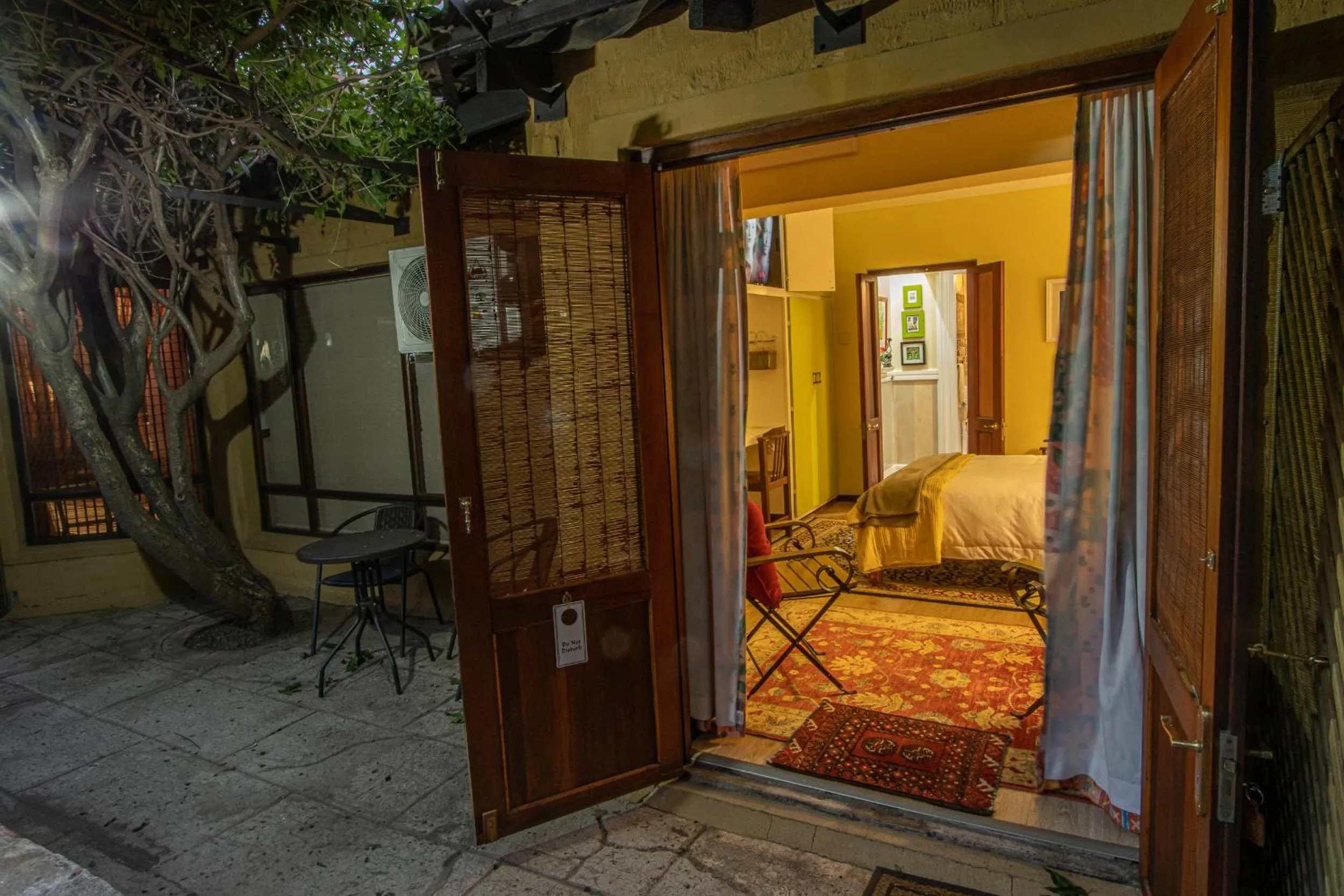 Bedroom, Bed in The Tuscan Garden