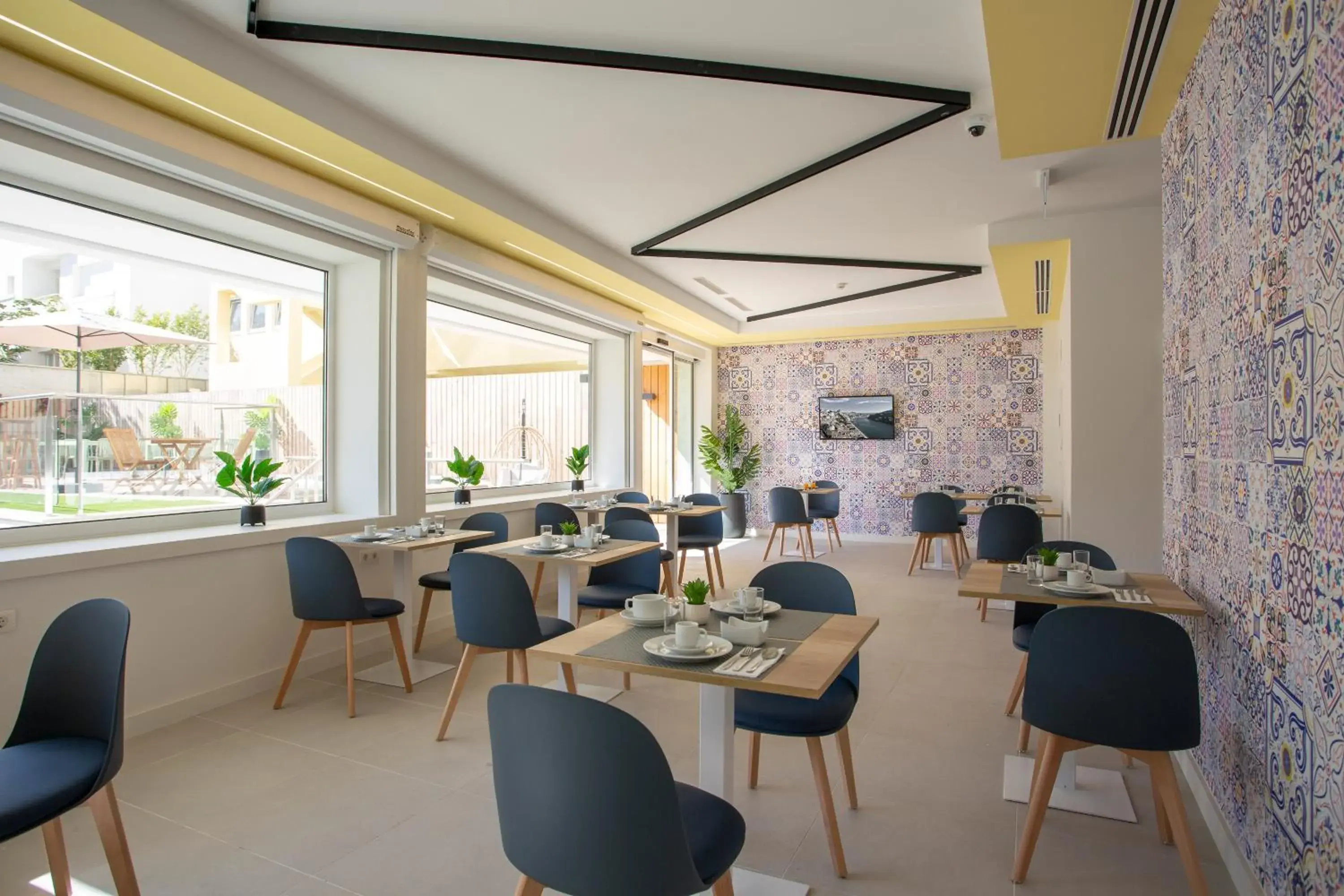 Buffet breakfast in Casual Raízes Porto Buffet breakfast in Casual Raízes Porto