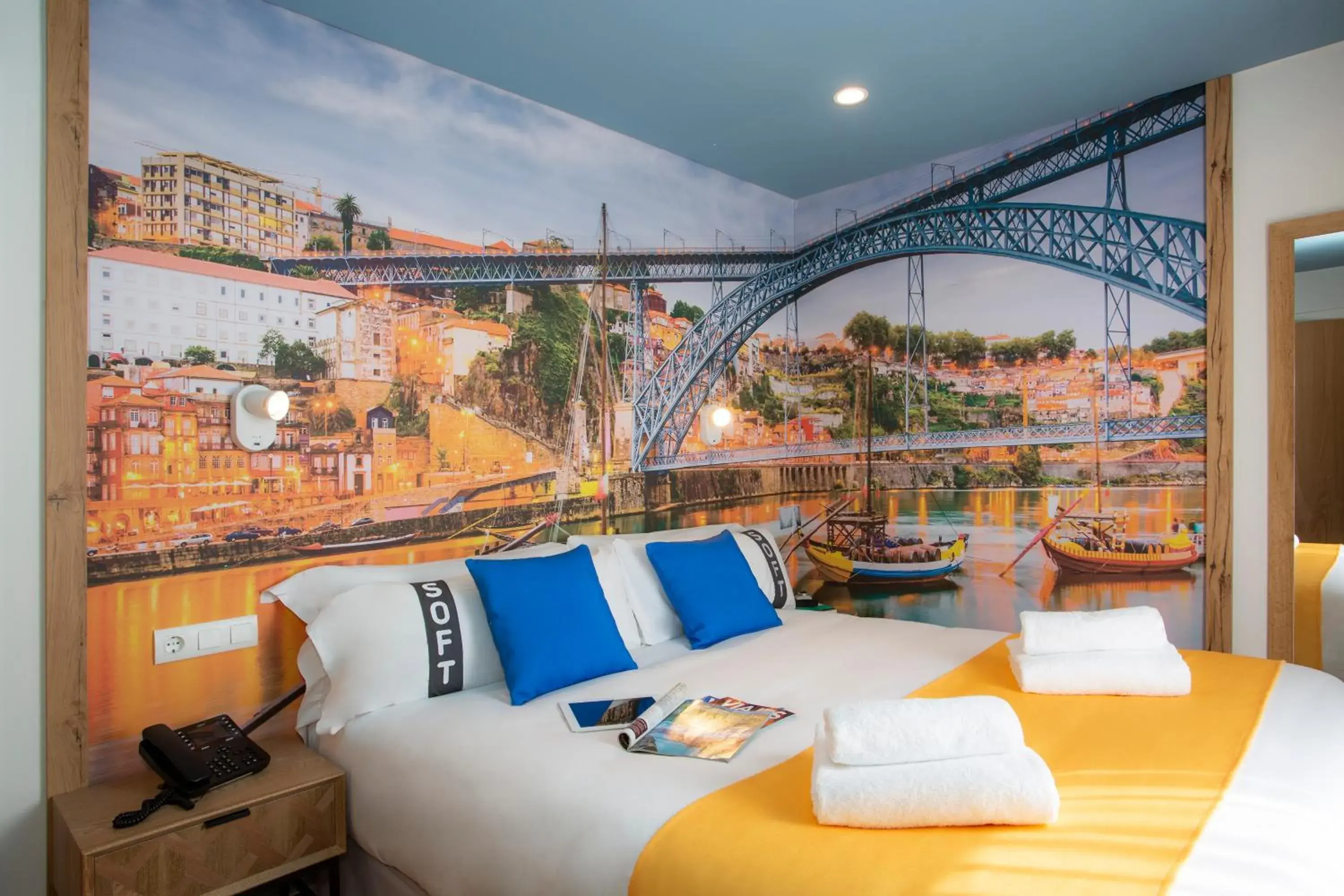 Photo of the whole room, Bed in Casual Raízes Porto Photo of the whole room, Bed in Casual Raízes Porto