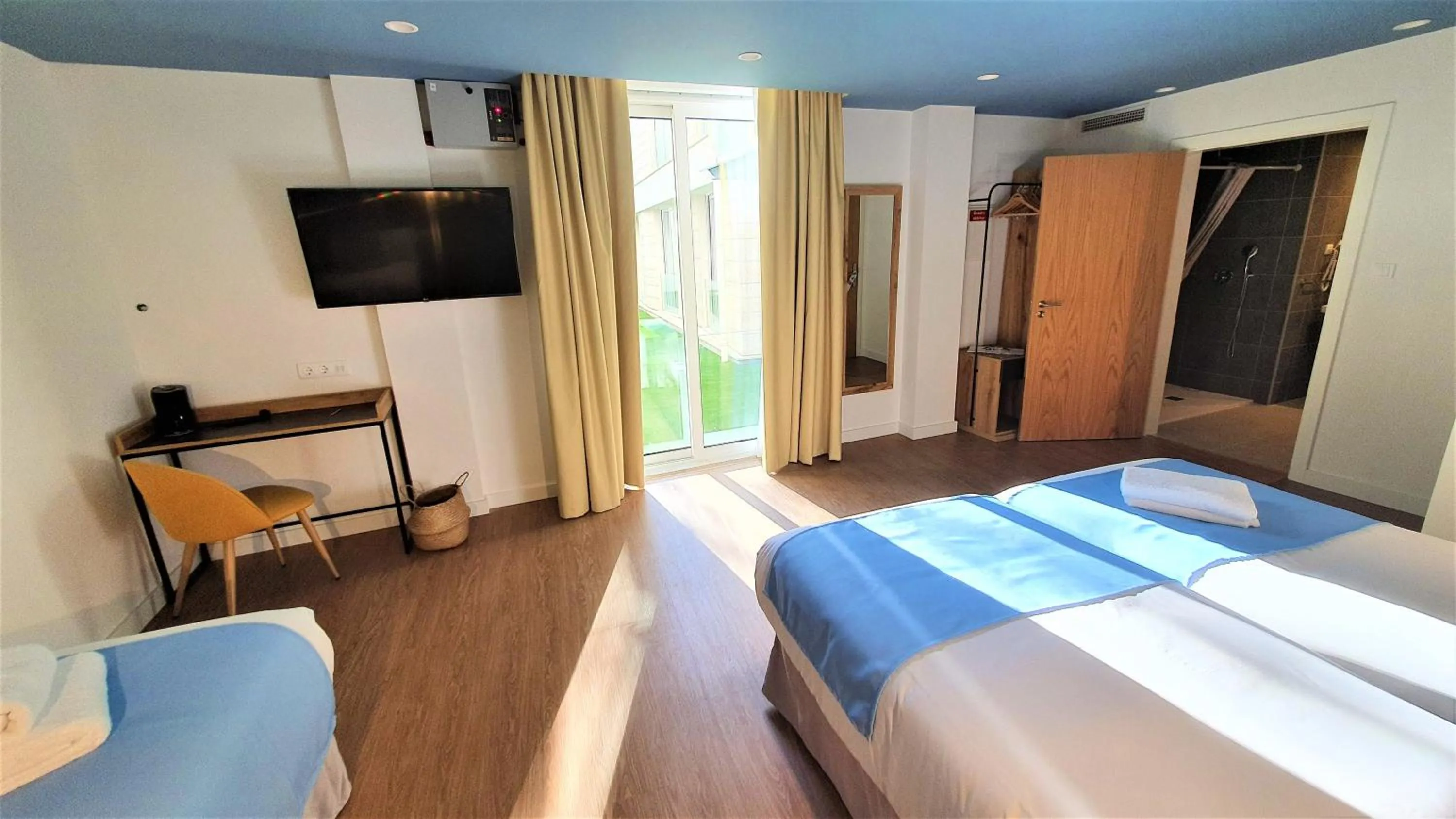 Triple Room with Garden View in Casual Raízes Porto