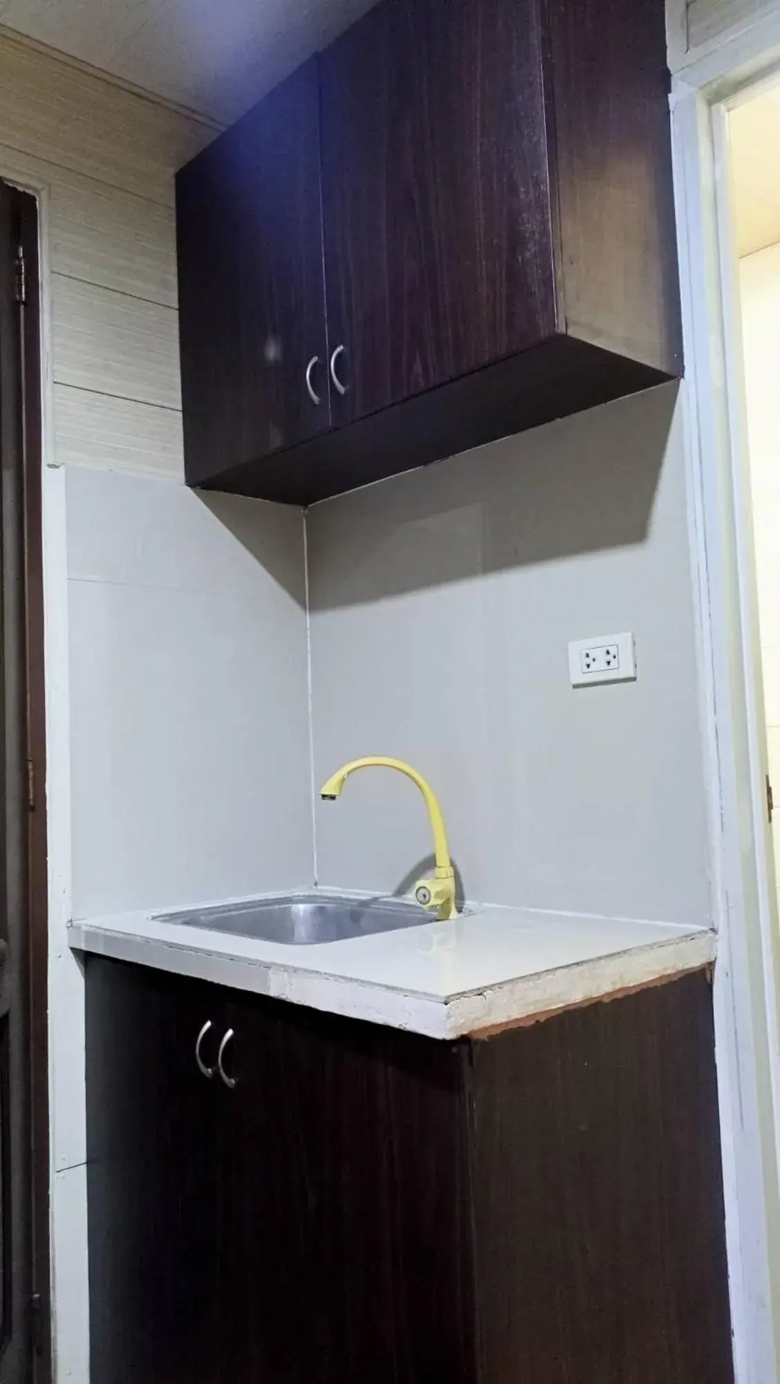 Economy Single Room in Maine City Residences Leveriza Economy Single Room in Maine City Residences Leveriza