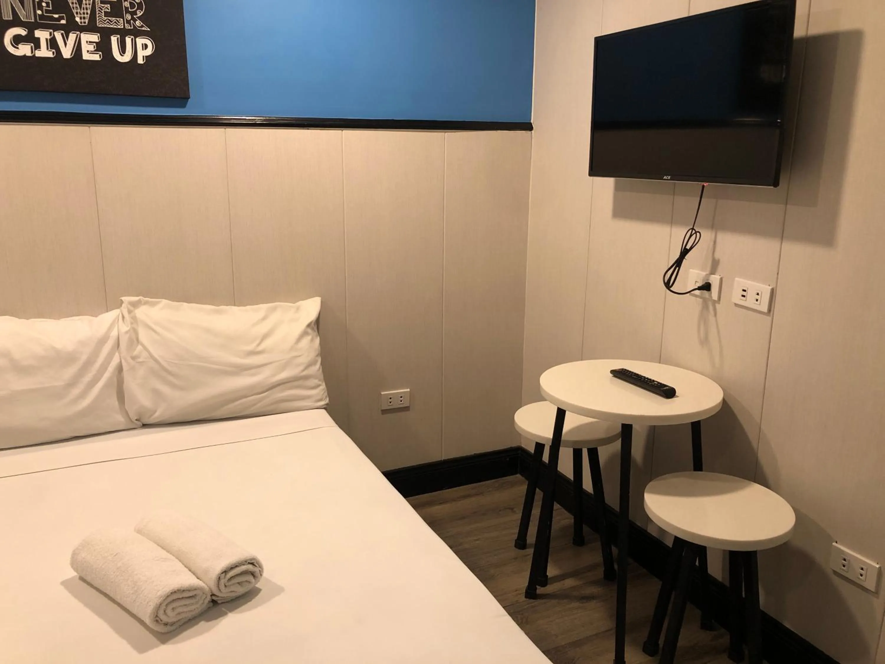 Bedroom, Bed in Maine City Residences Leveriza