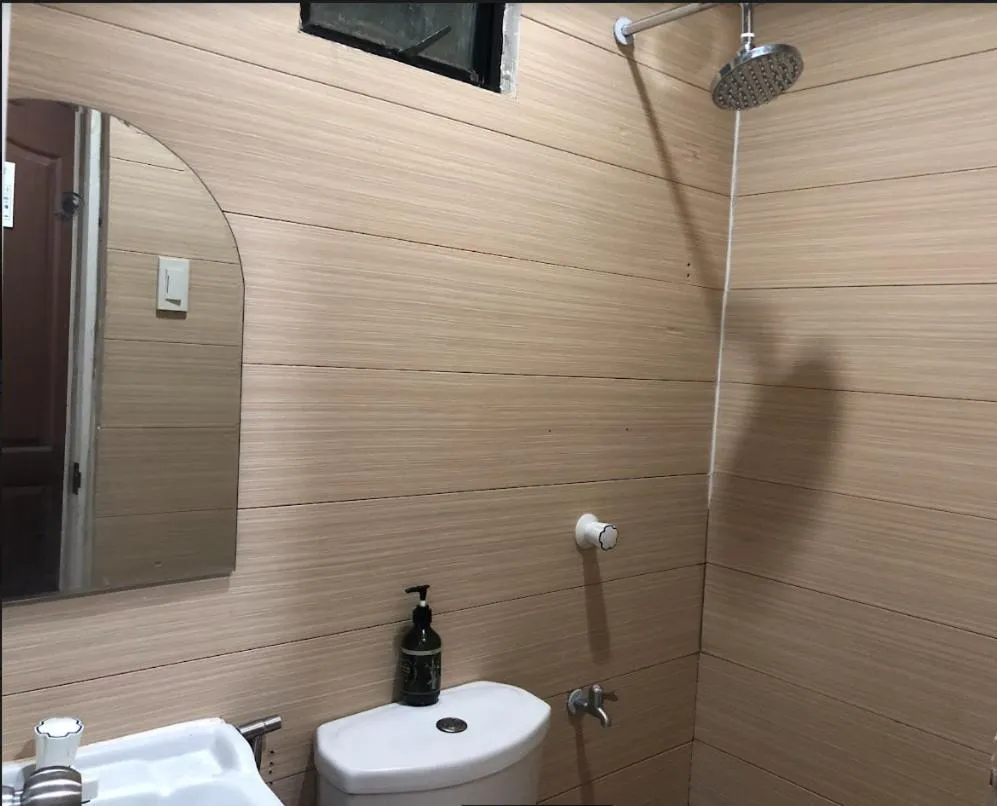 Bathroom in Maine City Residences Leveriza