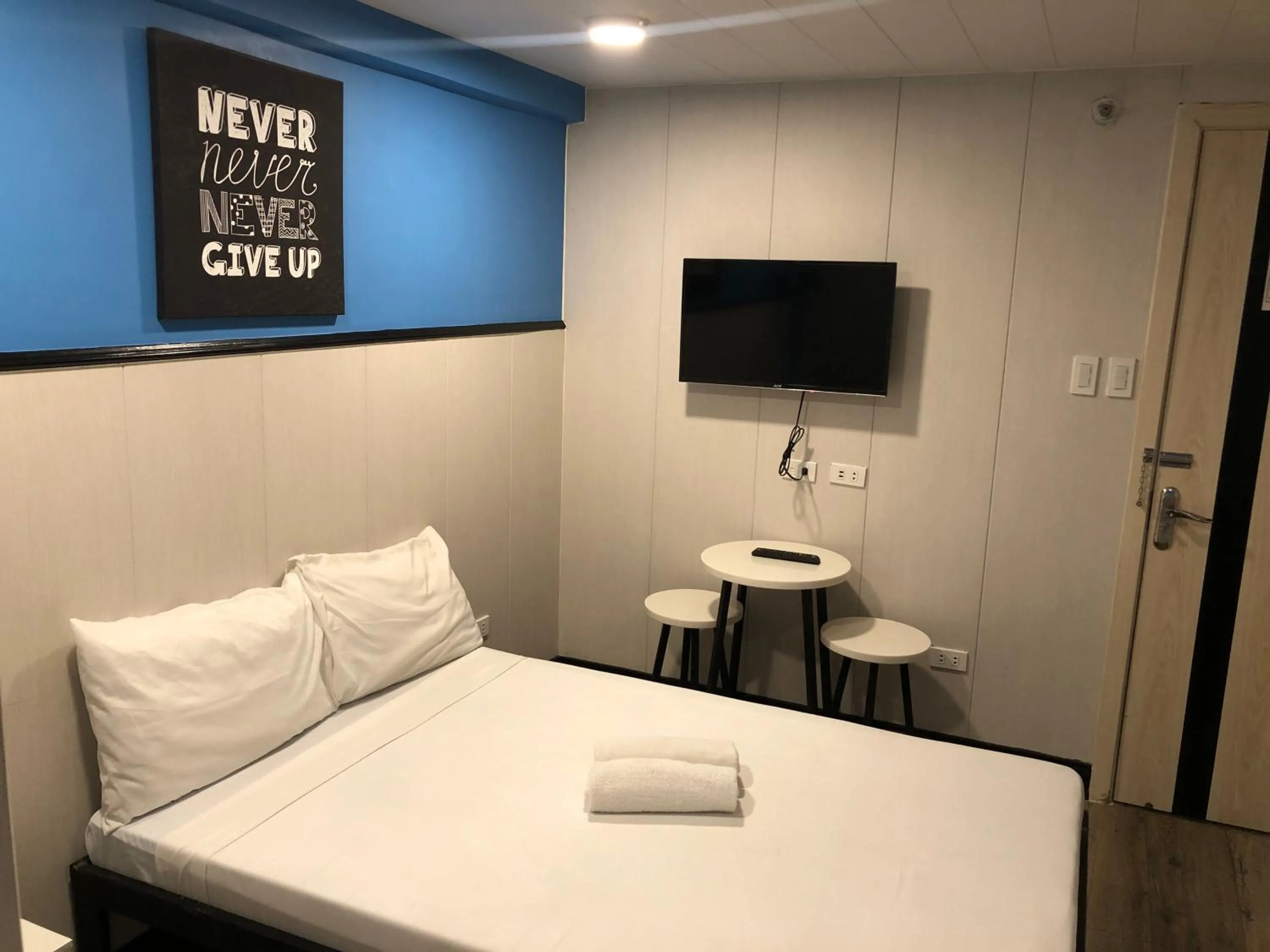 Bedroom, Bed in Maine City Residences Leveriza