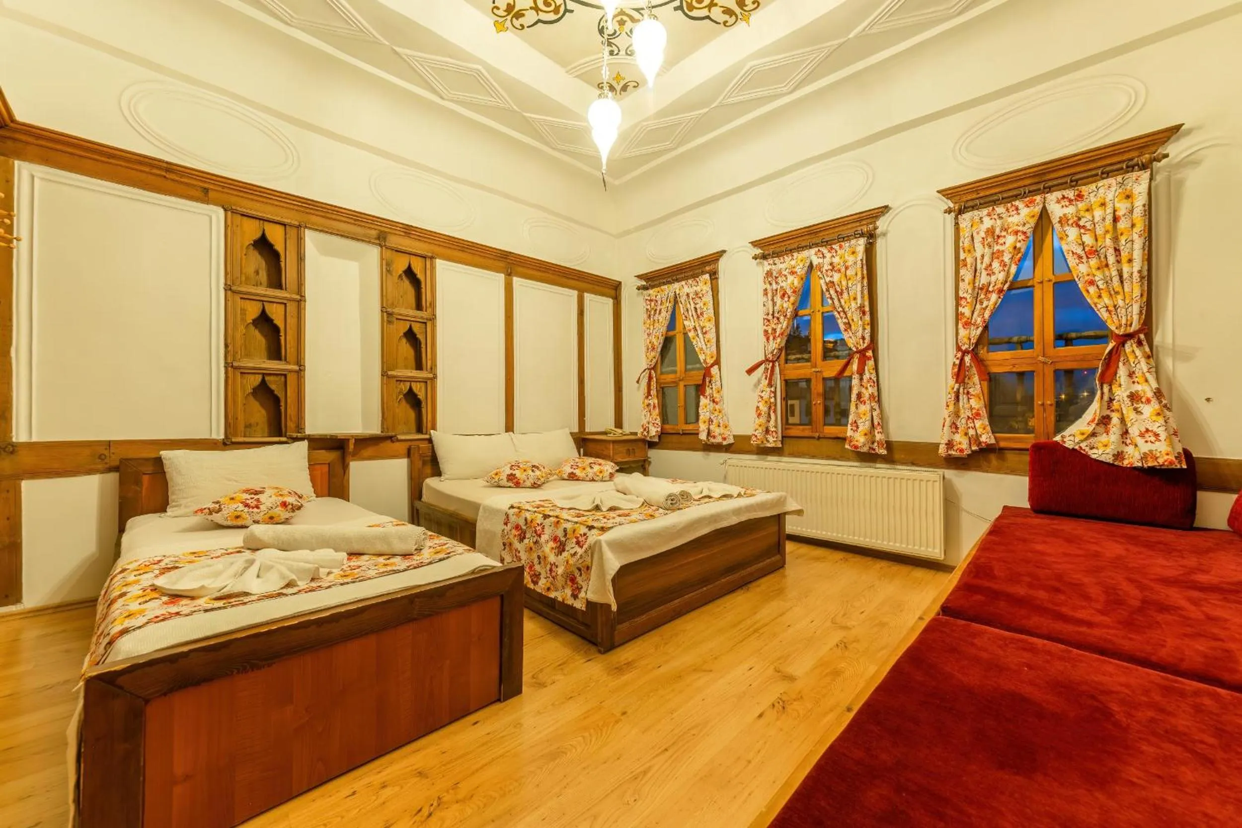 Photo of the whole room in Cesmeli Konak Corner