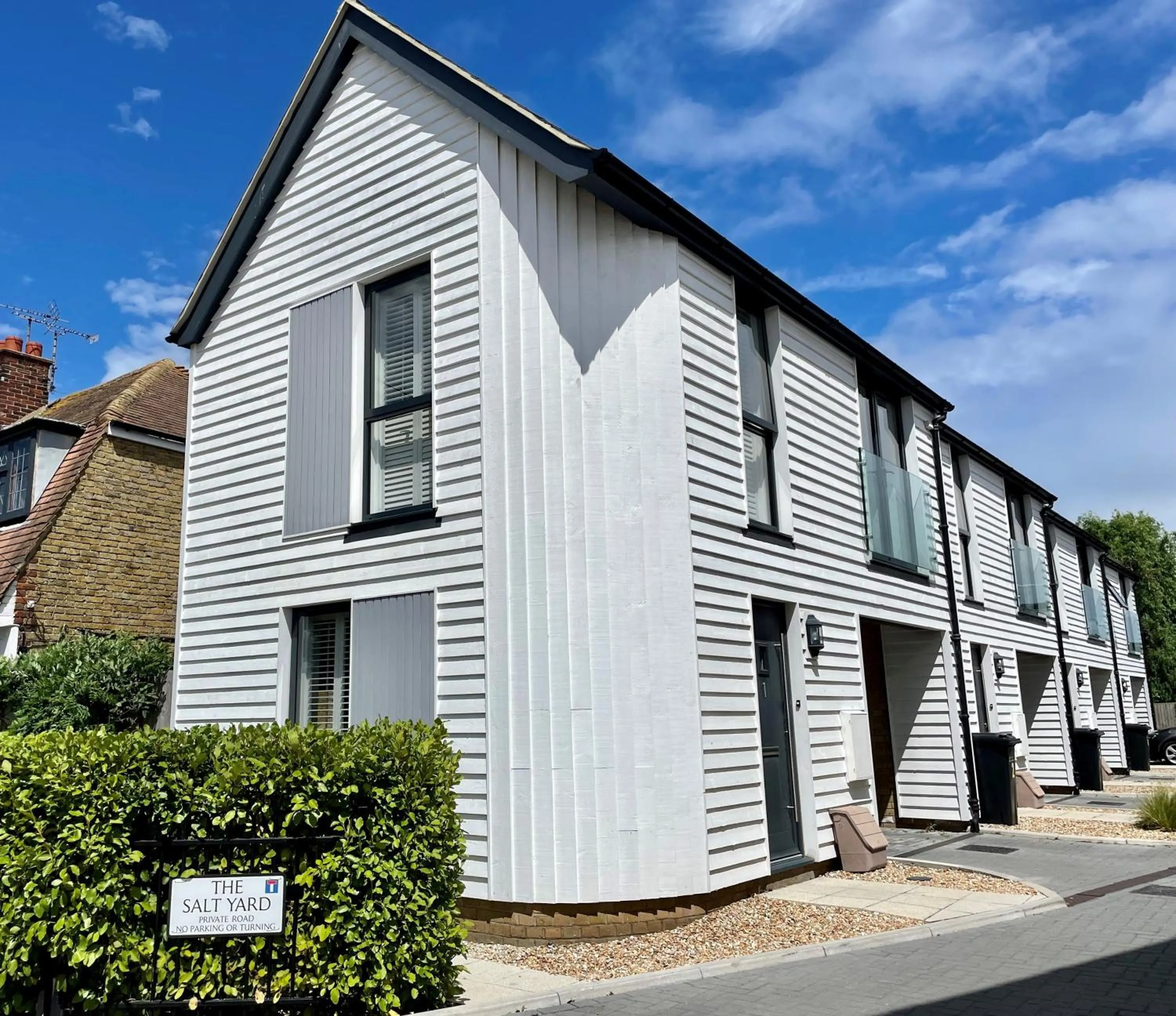 4 The Salt Yard, Whitstable - free parking, centre of town, 2 min walk to beach