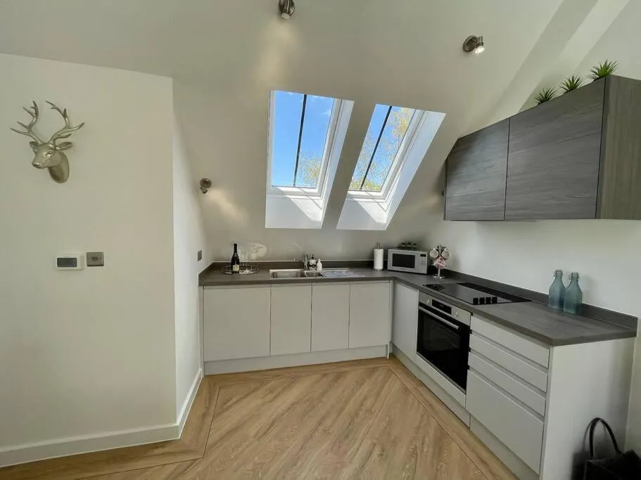 4 The Salt Yard, Whitstable - free parking, centre of town, 2 min walk to beach