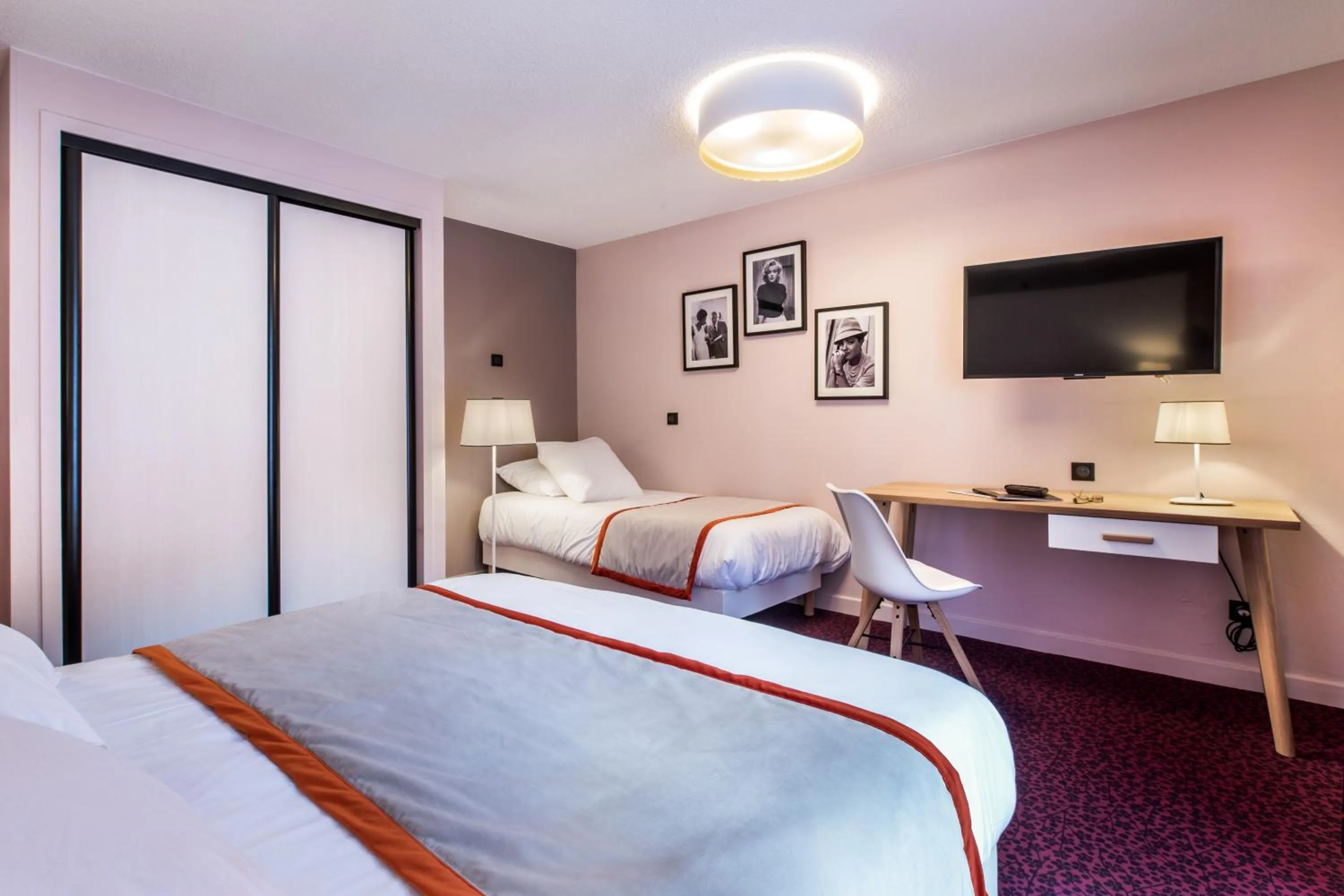 Bedroom, Bed in La Vanoise 1825