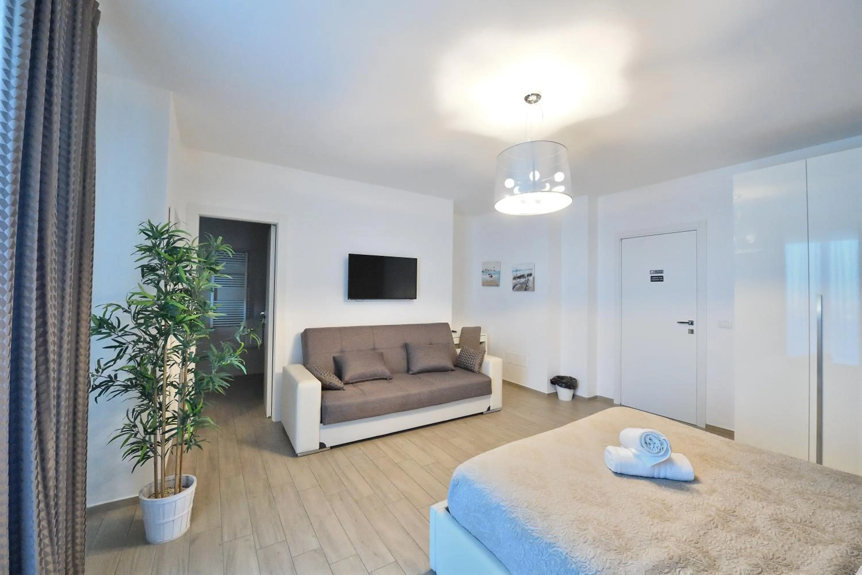 Living room, Seating Area in Karol Airport Bari