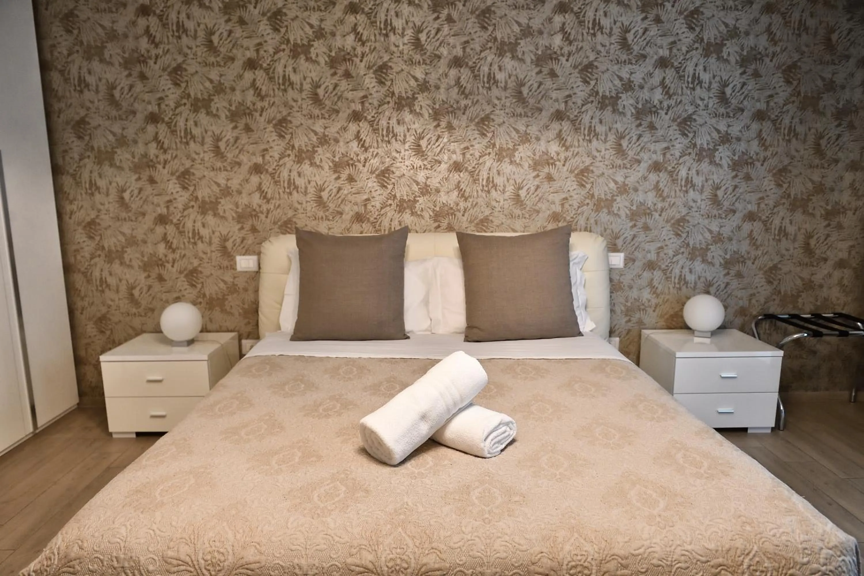 Photo of the whole room in Karol Airport Bari