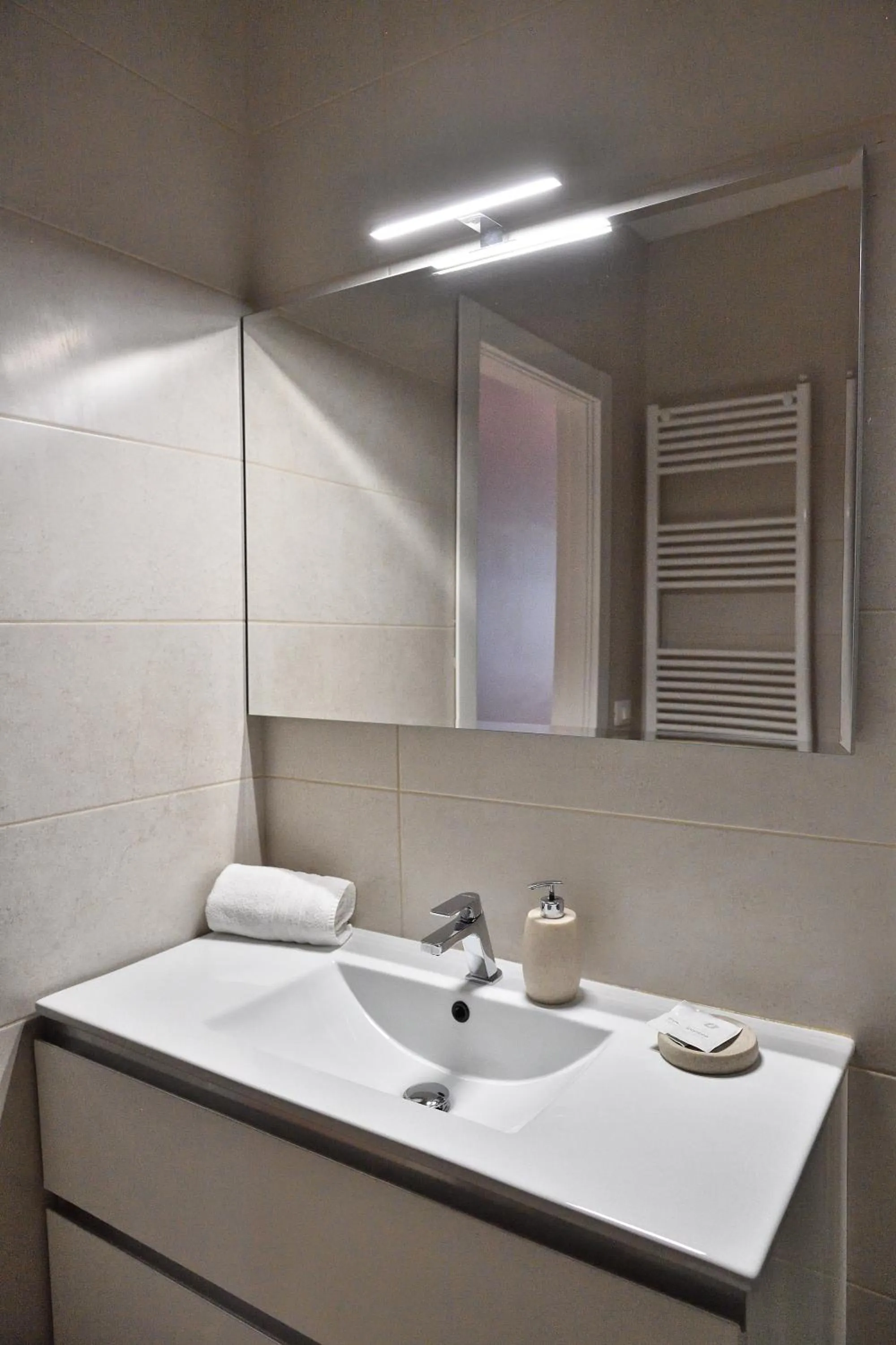 Bathroom in Karol Airport Bari