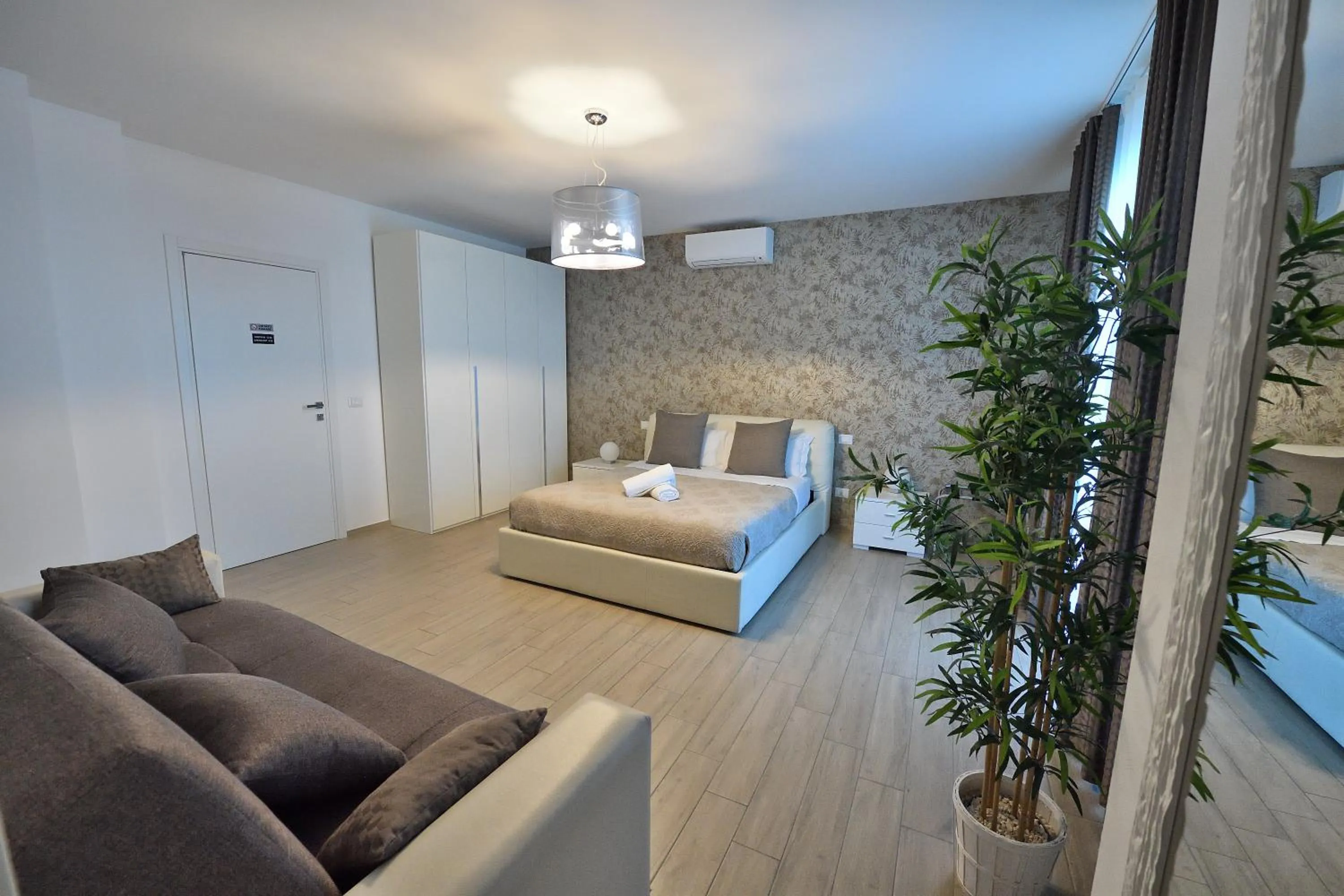 Living room, Seating Area in Karol Airport Bari