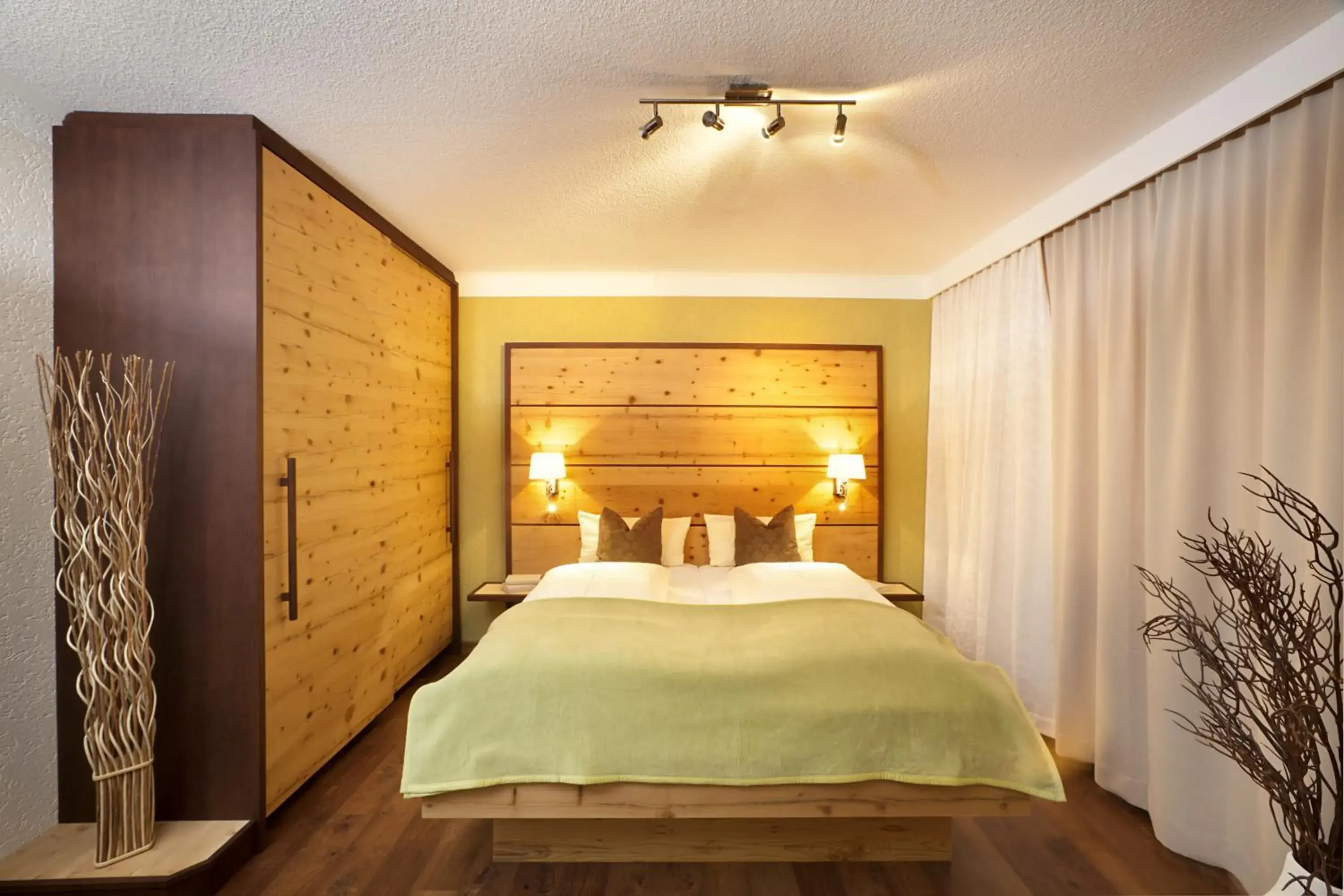 Double Room with Balcony or Terrace and Mountain Views - single occupancy in Hotel Bergblick Double Room with Balcony or Terrace and Mountain Views - single occupancy in Hotel Bergblick