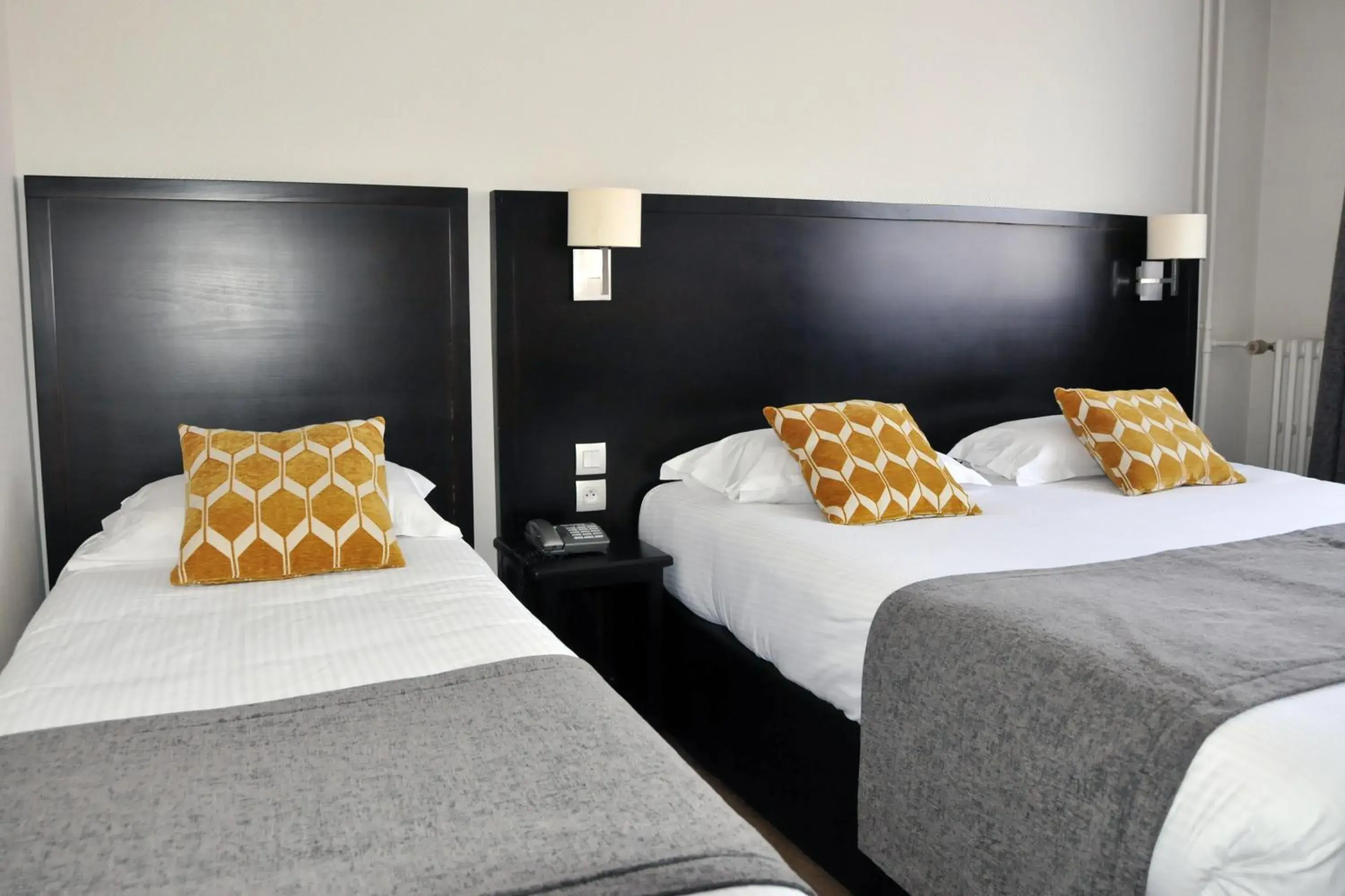 Triple Room in Hôtel Des Quatrans Triple Room in Hôtel Des Quatrans