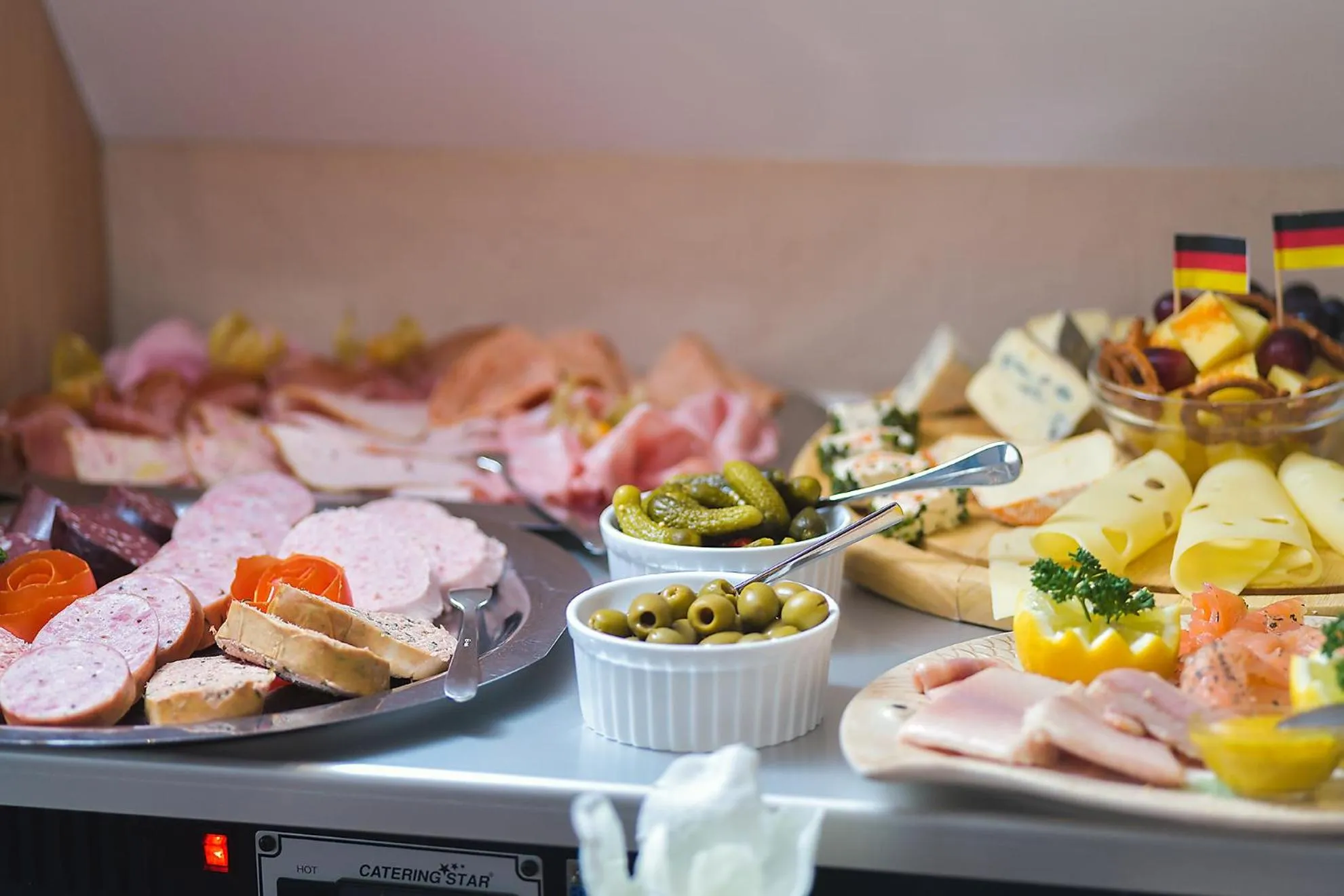 Buffet breakfast in Chalet Raabe