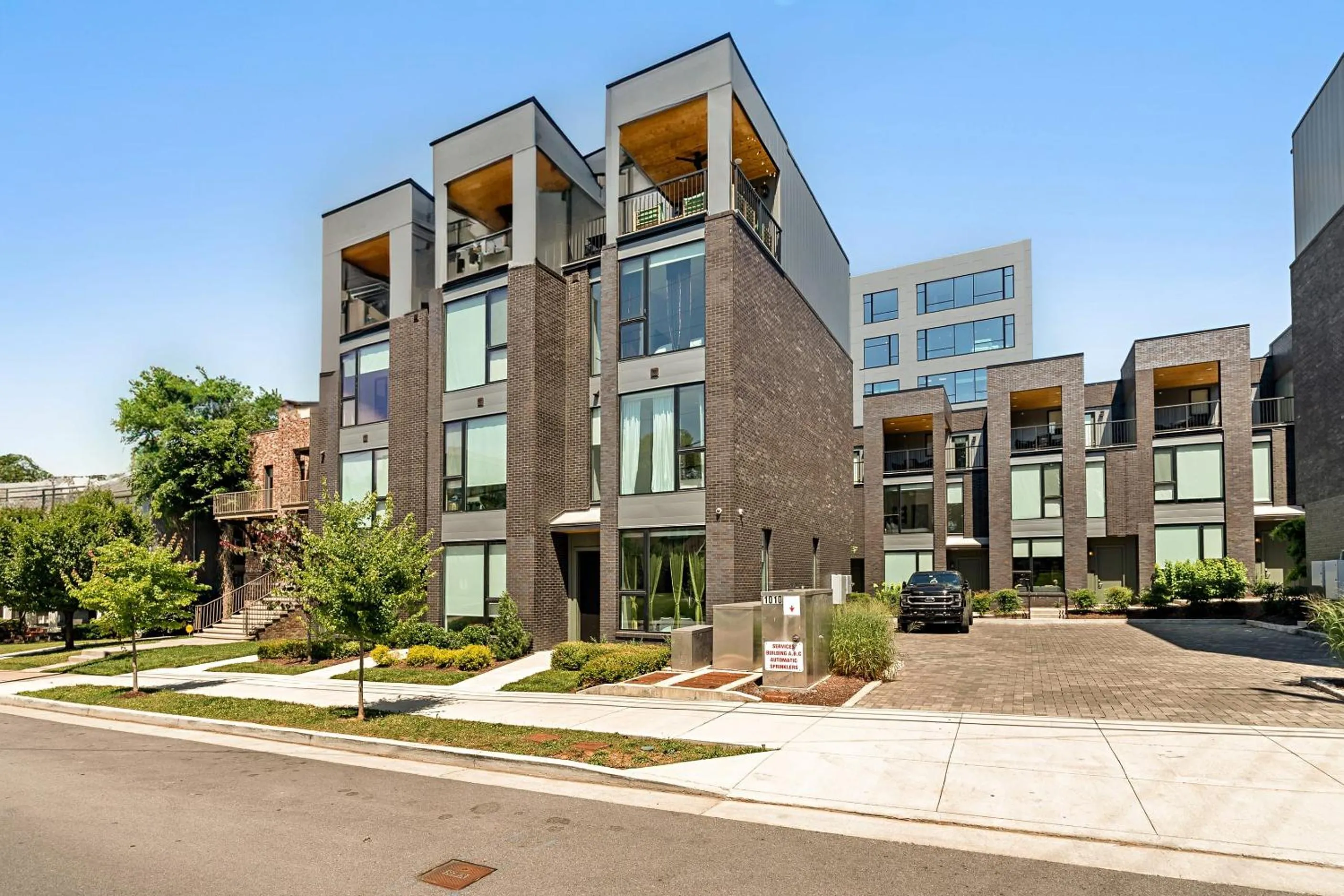 Other in Sonder The High Note