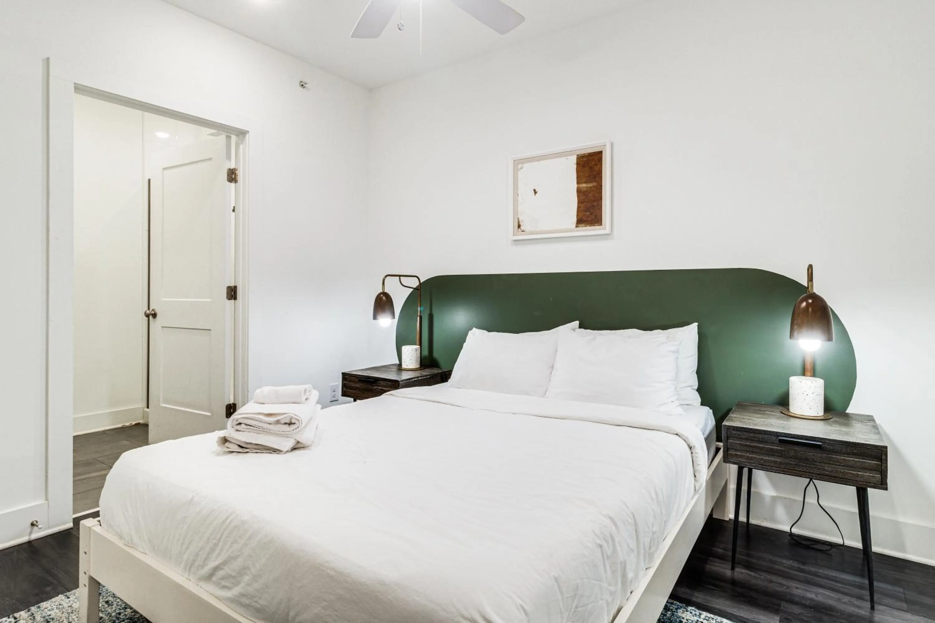 Bed in Sonder The High Note