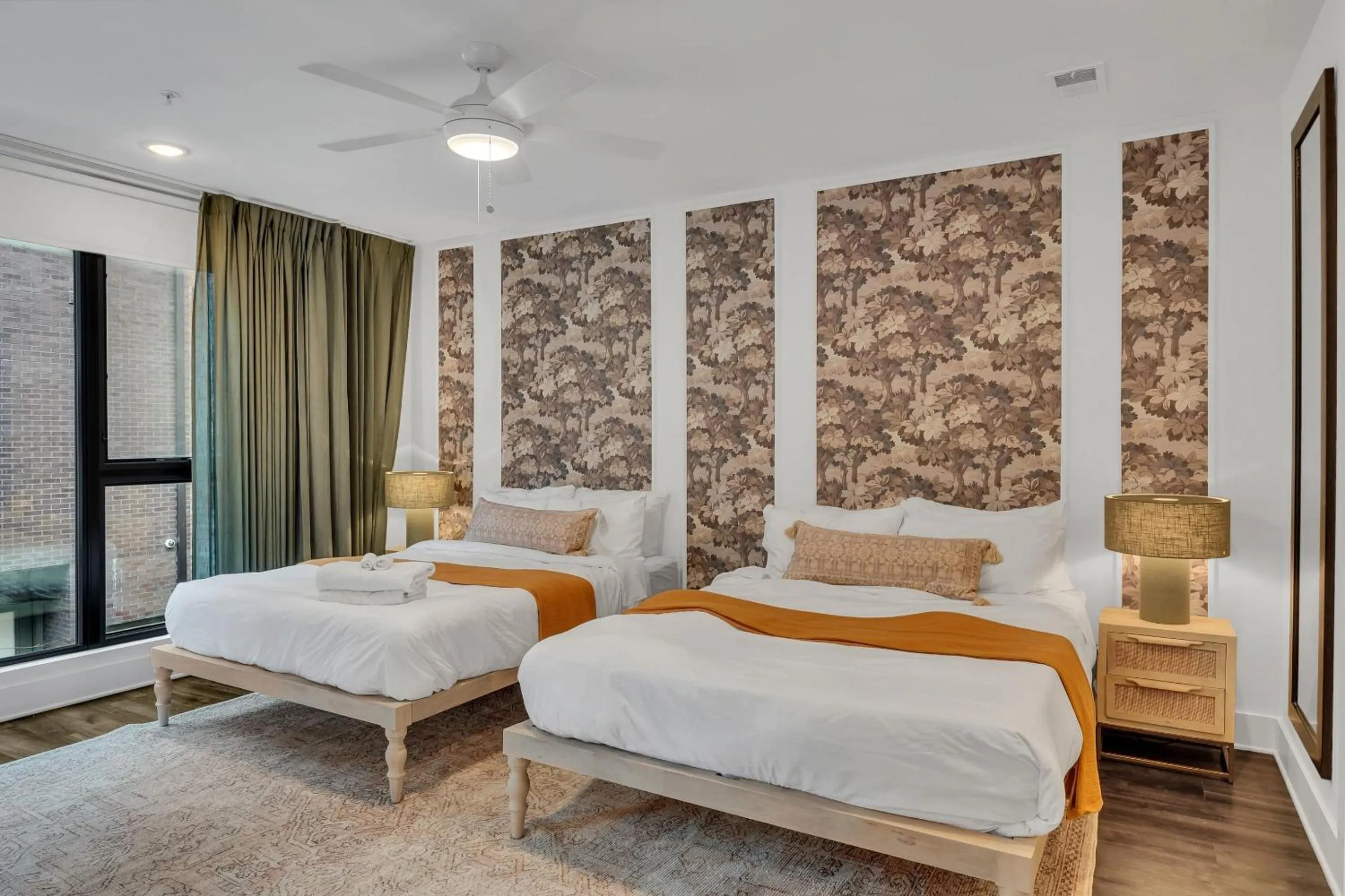 Other, Bed in The Grove 4 by AvantStay Ideal Music Location