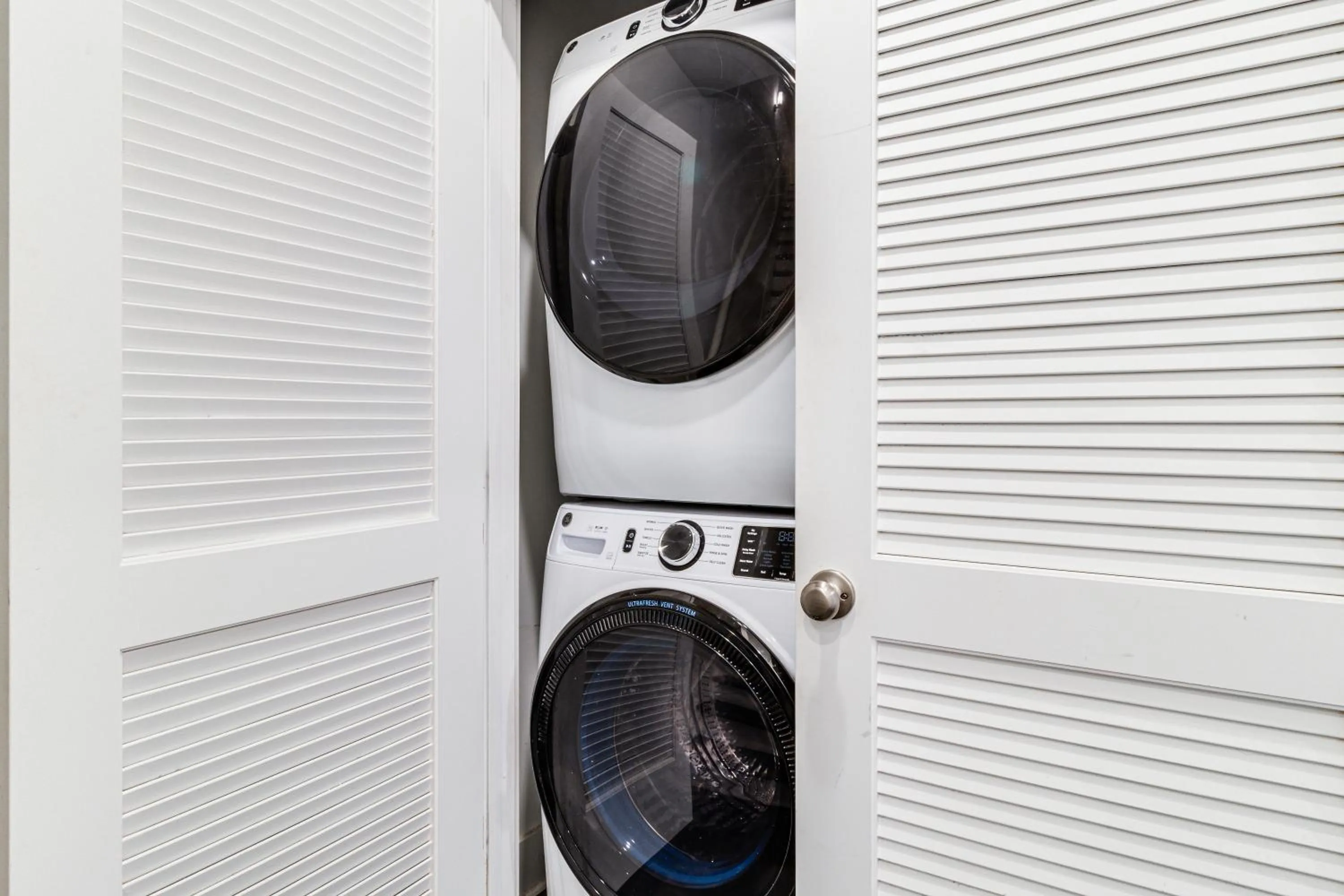 laundry in Sonder The High Note