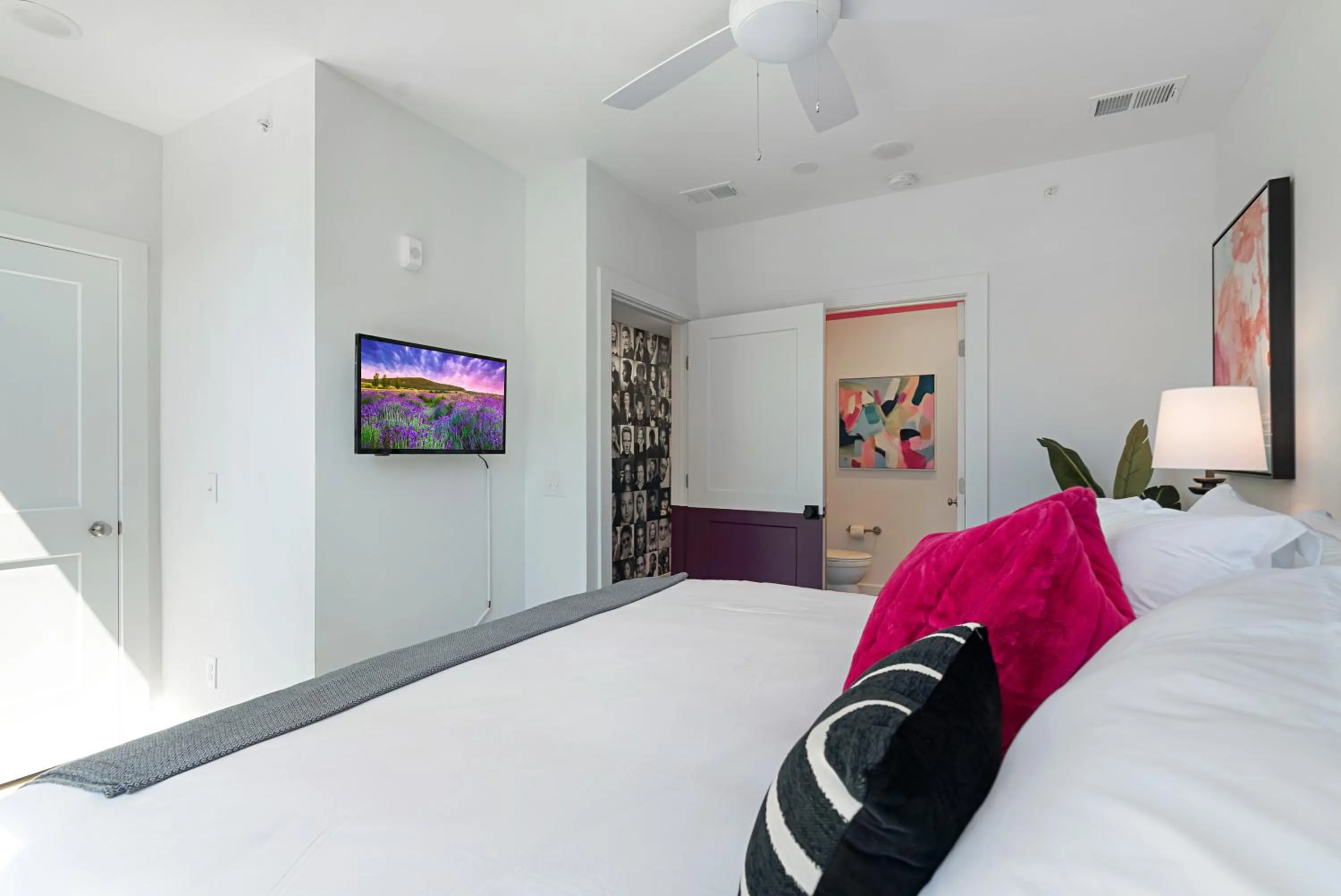 Bed in Sonder The High Note