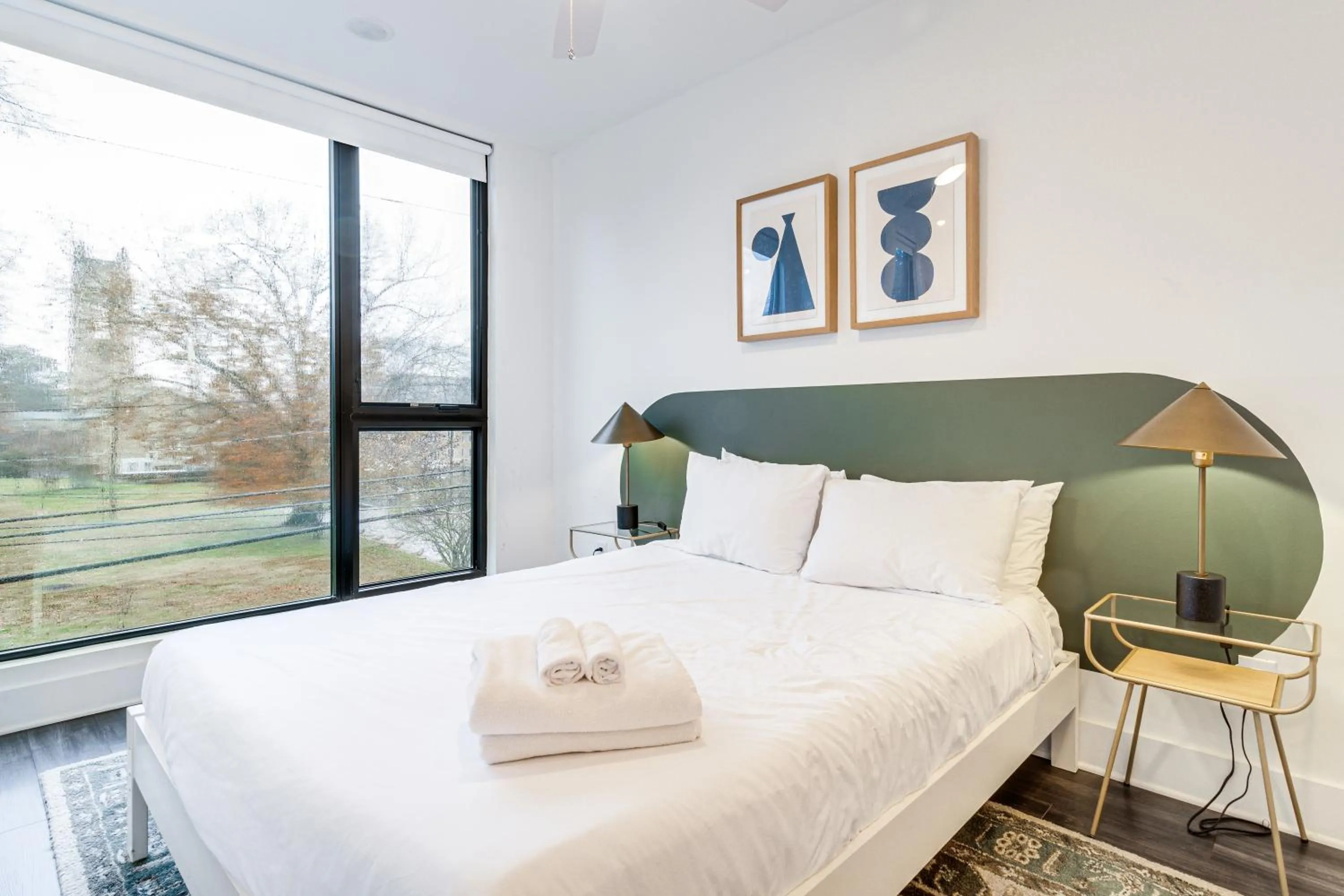 Bed in Sonder The High Note