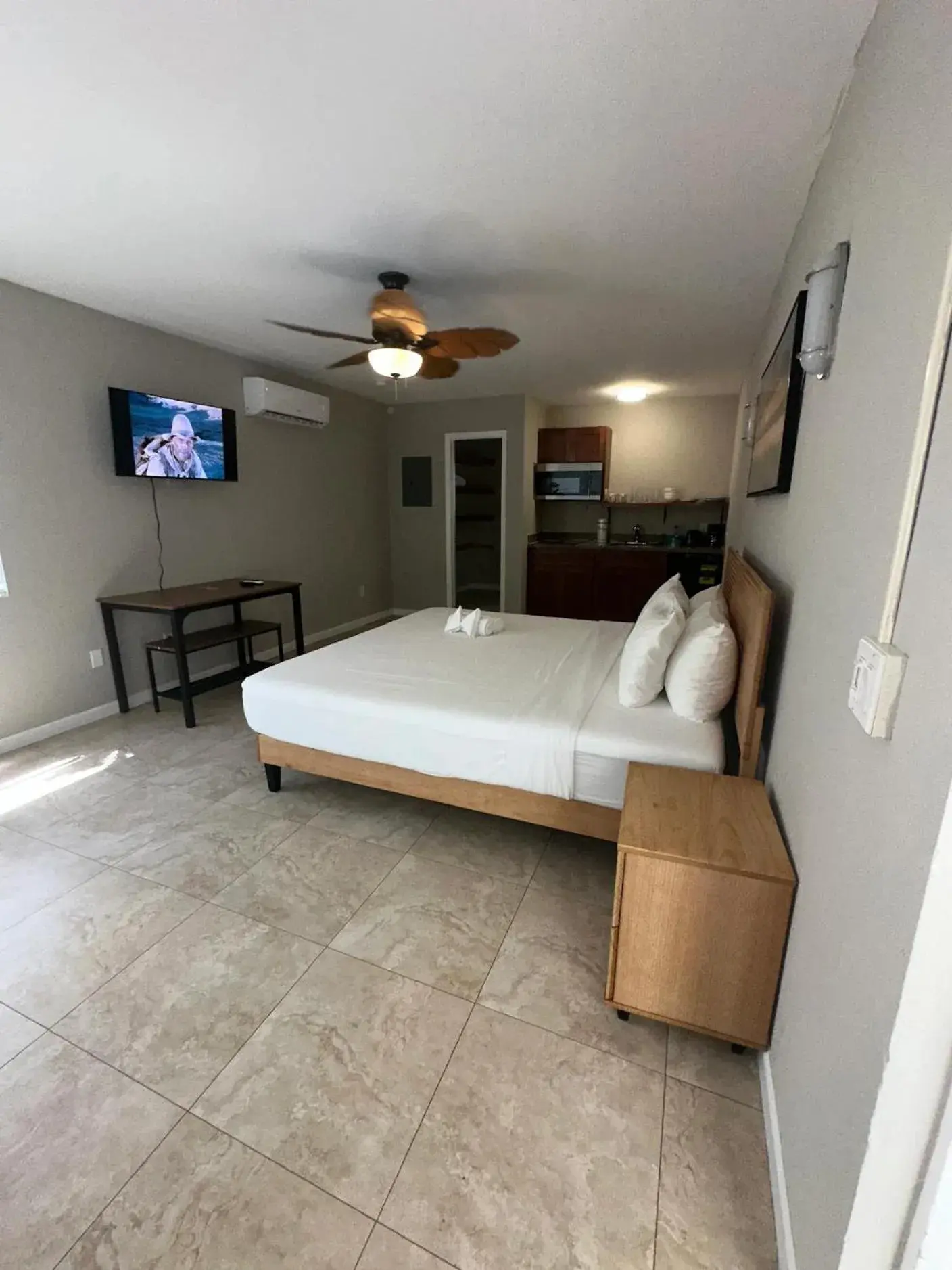 Bed in Surf & Sand Seaside Bed in Surf & Sand Seaside