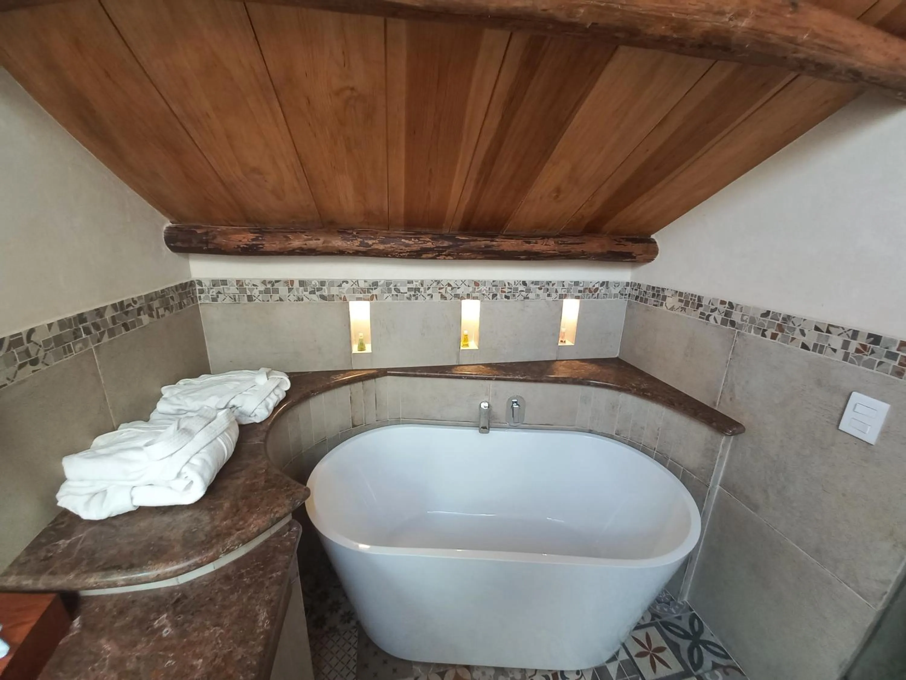 Bath in Hotel Junvay