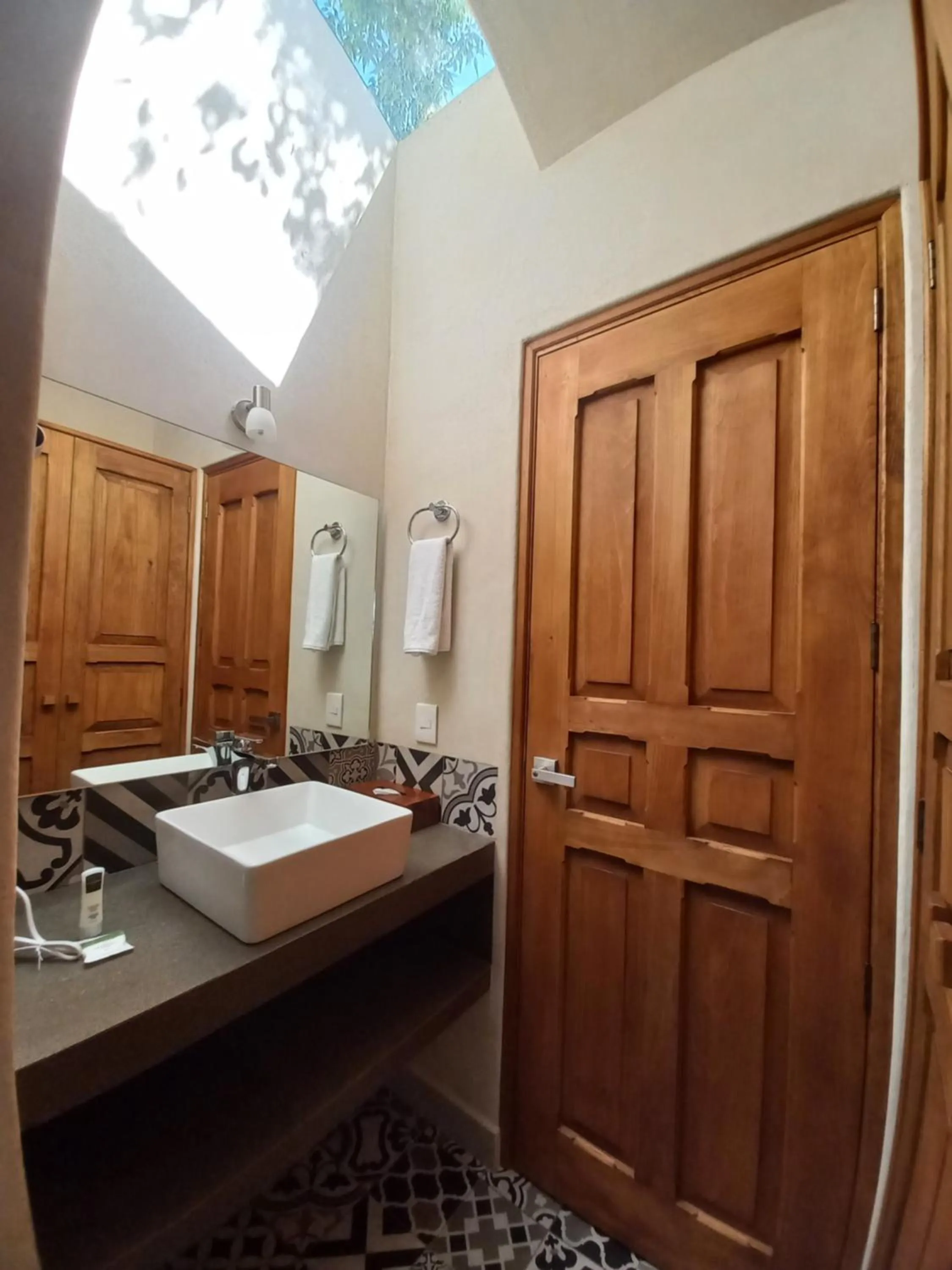 Bathroom in Hotel Junvay