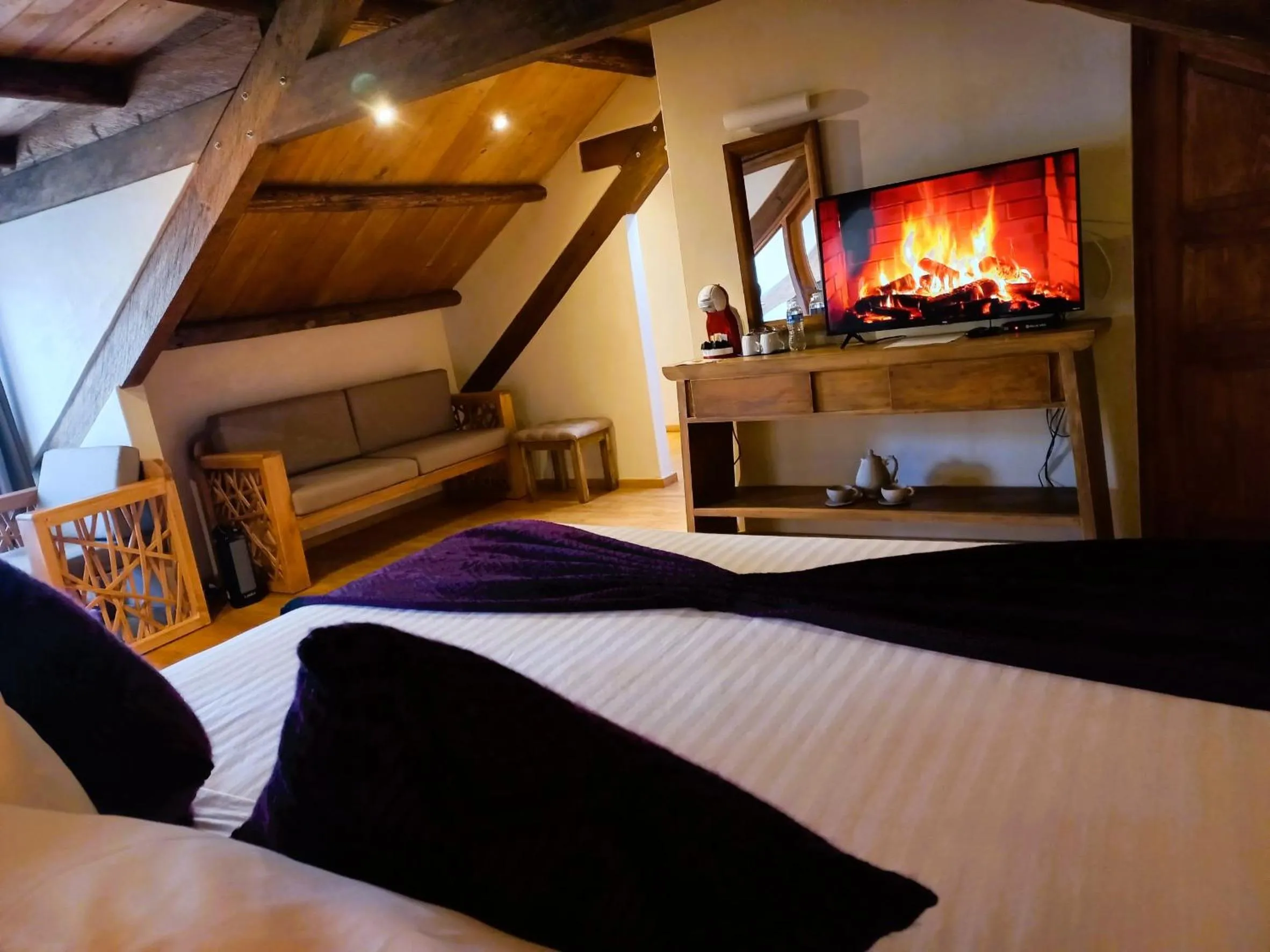 Decorative detail, Bed in Hotel Junvay